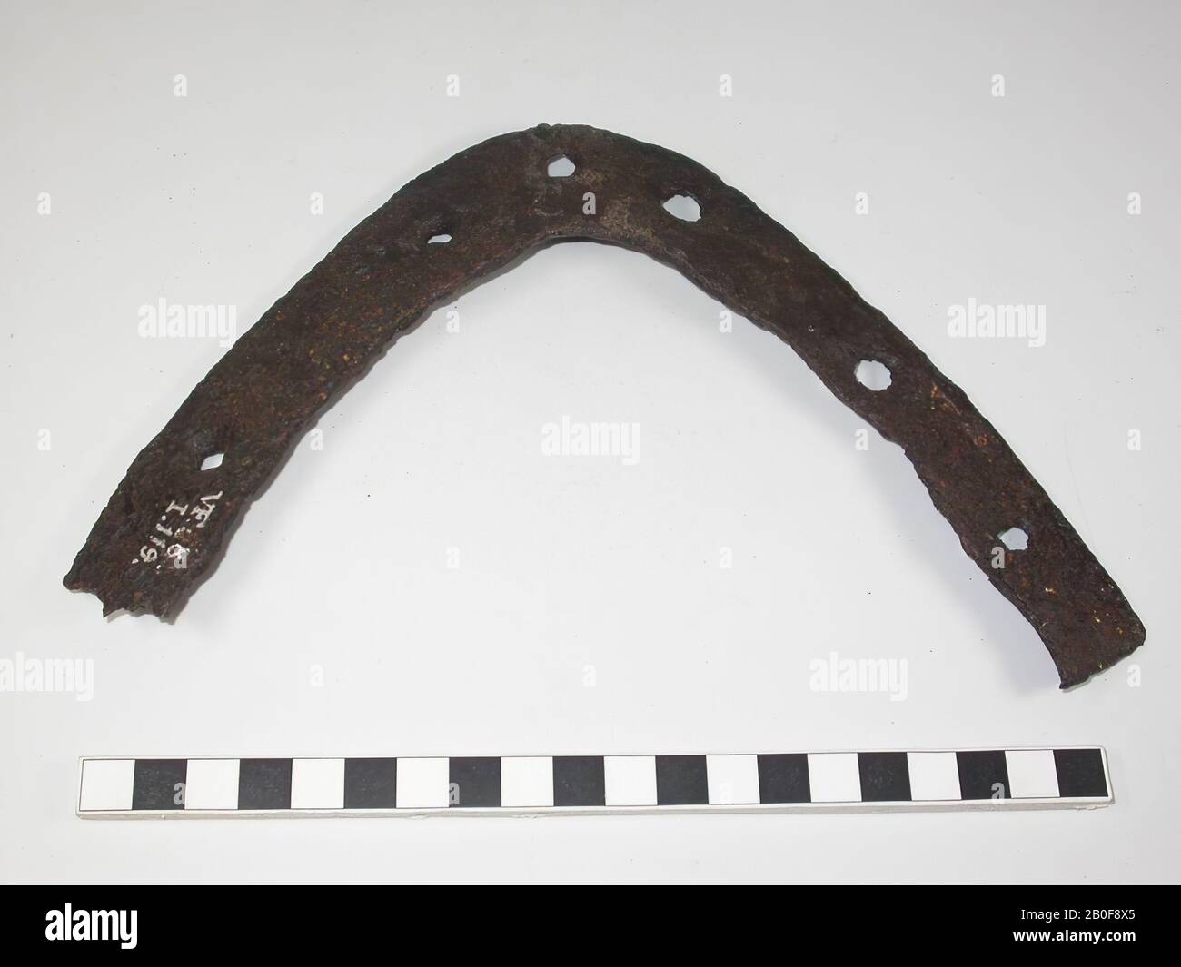 Eisenbeschläge von Holzarbeiten, Armaturen, Metall, Eisen, 17 x 18 cm, roman 15-250, Niederlande, Utrechter, Bunnik, Kämpfe Stockfoto