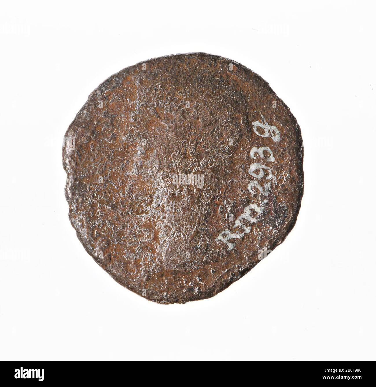 VZ: Büste, n.l., Aufschrift nicht lesbar, Kz: Minerva mit Speer und Schild zwischen S - C, Münze, Achse, Claudius I, Metall, Kupfer, Diam. 23 mm, WT. 6,88 gr, Roman 41-54, Niederlande, Gelderland, Maasdriel, Rossum Stockfoto