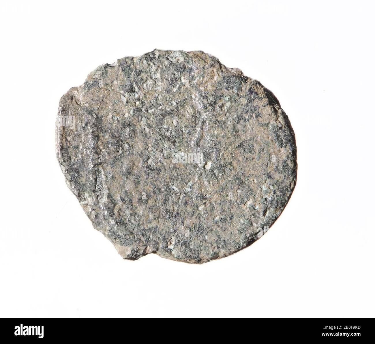 VZ: Nicht zu identifizieren, Kz: Victoria n.l. Walking, SALUS [REPUBLICA], Christogramm, Münze, aes-IV, Ende 4. Jahrhundert, Metall, Kupfer, Diam. 11 x 15 mm, WT. 1,26 gr, roman 383-395, Niederlande, Gelderland, Maasdriel, Rossum Stockfoto