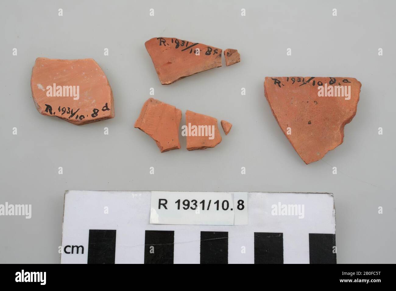 Altes Europa, Scherben, Steingut, 3,7 x 3,9 x 0,5 cm, der größte Schard, roman, Frankreich, Epernoy Stockfoto