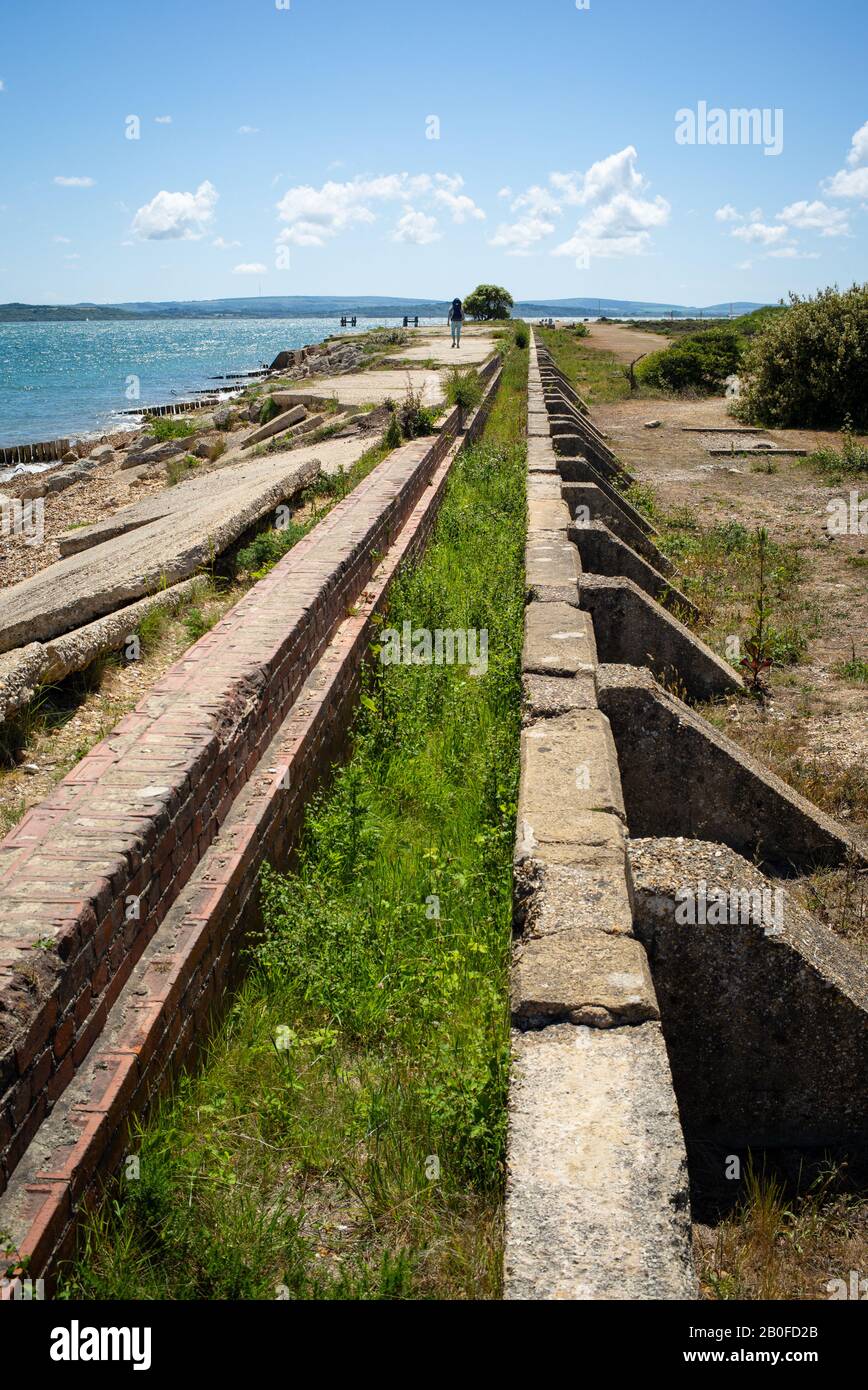 Die Baustelle von Mulberry Harbors am Lepe Beach Hampshire England.Das Gelände wurde zum Bau von Caissons und zum Einsteigen von Soldaten für den D-Day genutzt Stockfoto