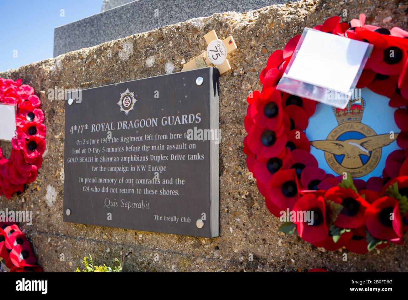 Ein Denkmal für die Royal Dragoon Guards in Lepe Beach Hampshire für ihr Opfer während des zweiten Weltkriegs in Der Operation Overlord. Stockfoto