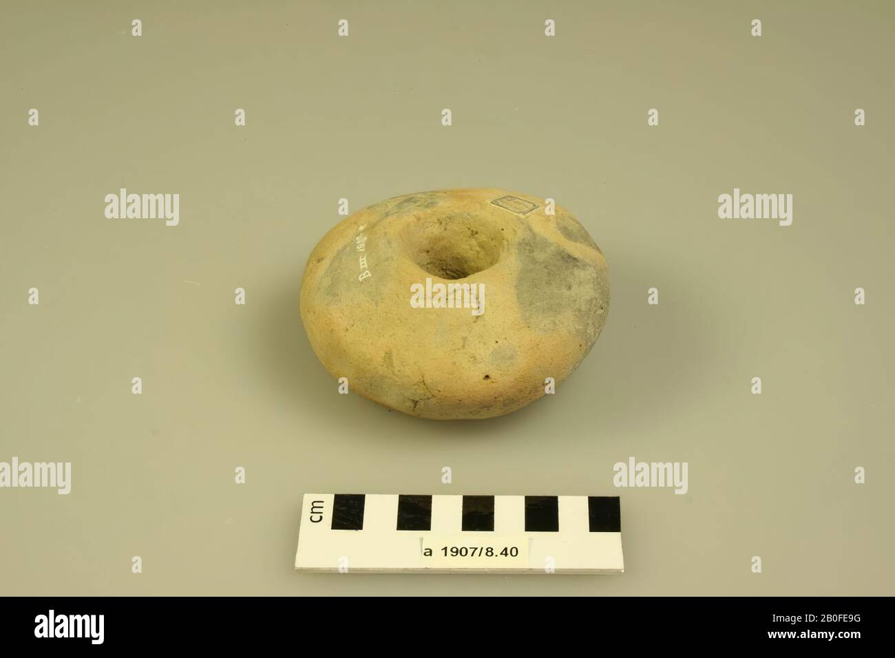 Ringförmige Drahtnetze, Netzmittel, Steingut, Ton, h: 5,4 cm, Durchmesser: 10,5 cm, Niederlande, Friesland, Menameradiel, Beetgum Stockfoto