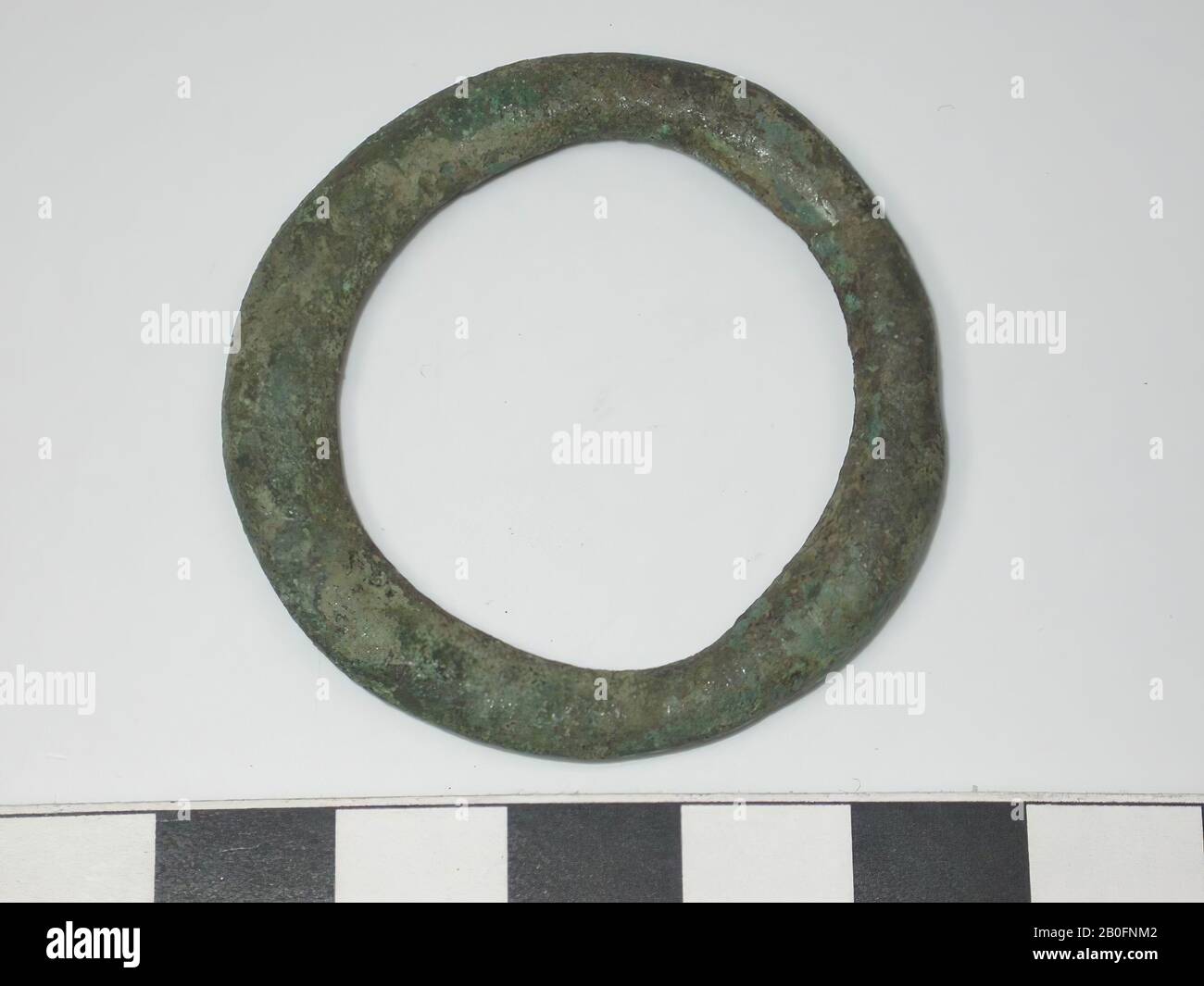 Bronzering, Ring, Metall, Bronze, roman 0-400, Niederlande, Groningen, Winsum, Garnwerd Stockfoto