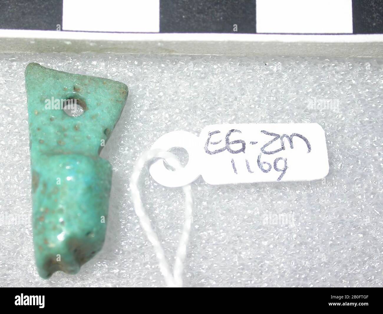 Krone, Unterägypten, Amulett, Objekt, Faienz, 2,2 cm, Ägypten Stockfoto