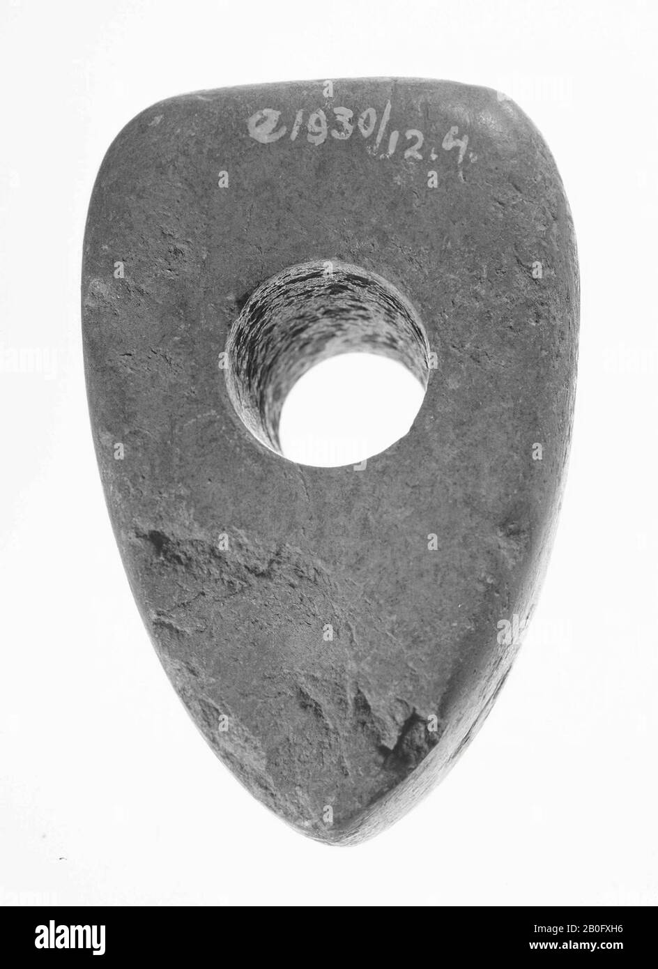 Kurzer, hoher Steinhammer mit stipe-loch, beschädigt durch Klopfen, Hammer, Stein, Länge: 7 cm, Vorgeschichte -3200 Stockfoto
