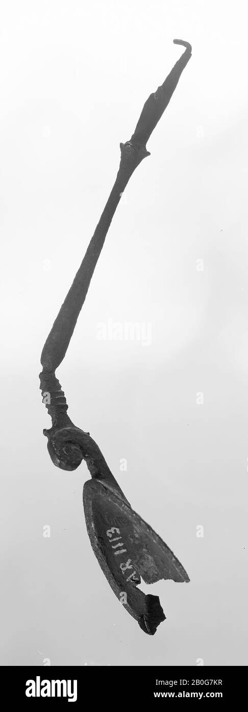 Silberner Löffel, an den Enden gebrochen., Löffel, Metall, Silber, Höhe: 13,5 cm, frühmittelalterlichen 200-400, Niederlande, Südholland, Leidschendam-Voorburg, Voorburg, Arentsburg Stockfoto