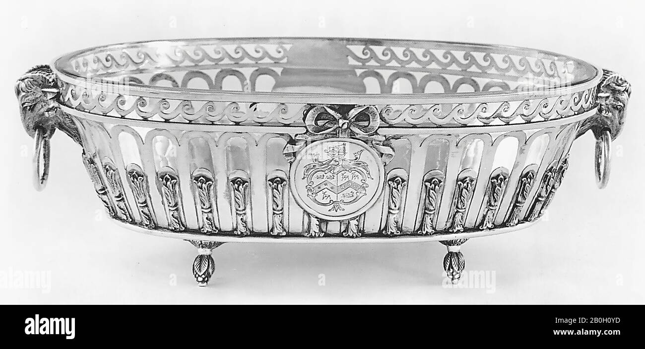 William Burwash und Richard Sibiley I, Englisch, Dessert Basket, 1807/8, Silber, 4 5/16 x 13 5/8 x 8 Zoll. (11 x 34,6 x 20,3 cm Stockfoto