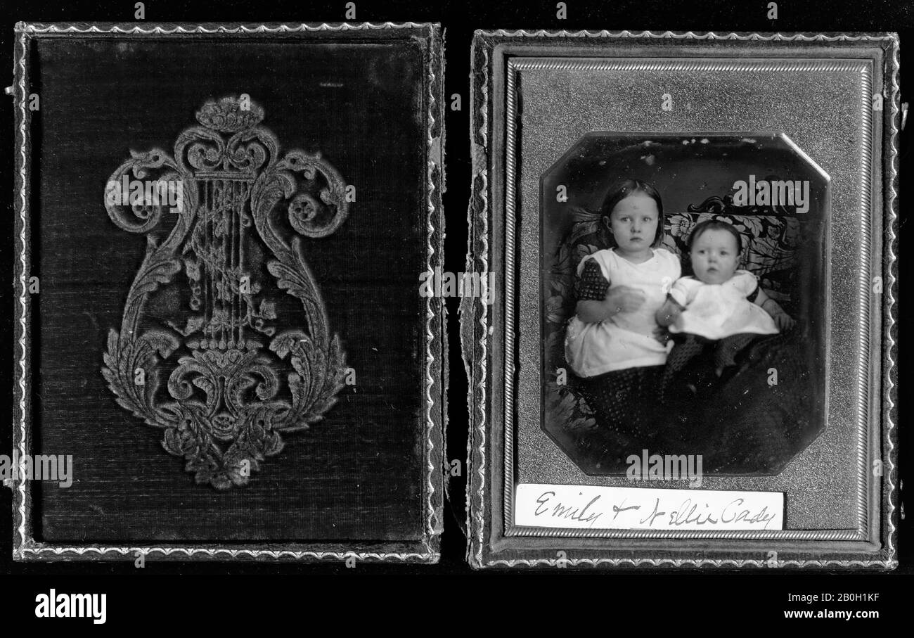 Unbekannt, Emily und Nellie Cady als Babys, c 1850, Daguerreotyp, Fall: 4 5/8 x 3 13 / 16 Zoll (11,8 x 9,7 cm Stockfoto