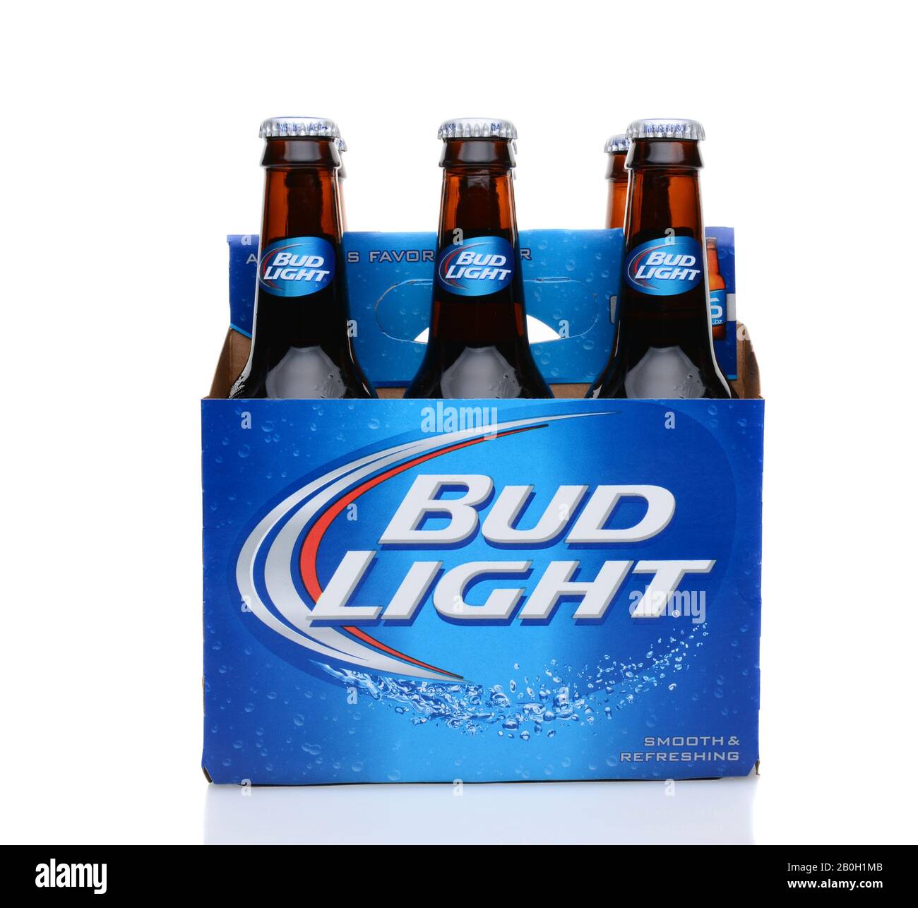 Irvine, CA - 25. MAI 2014: Ein 6er Pack Bud Light Beer. Von Anheuser-Busch InBev ist Bud Light die Nummer, die ein Hausbier im Vereinigten Stat verkauft Stockfoto