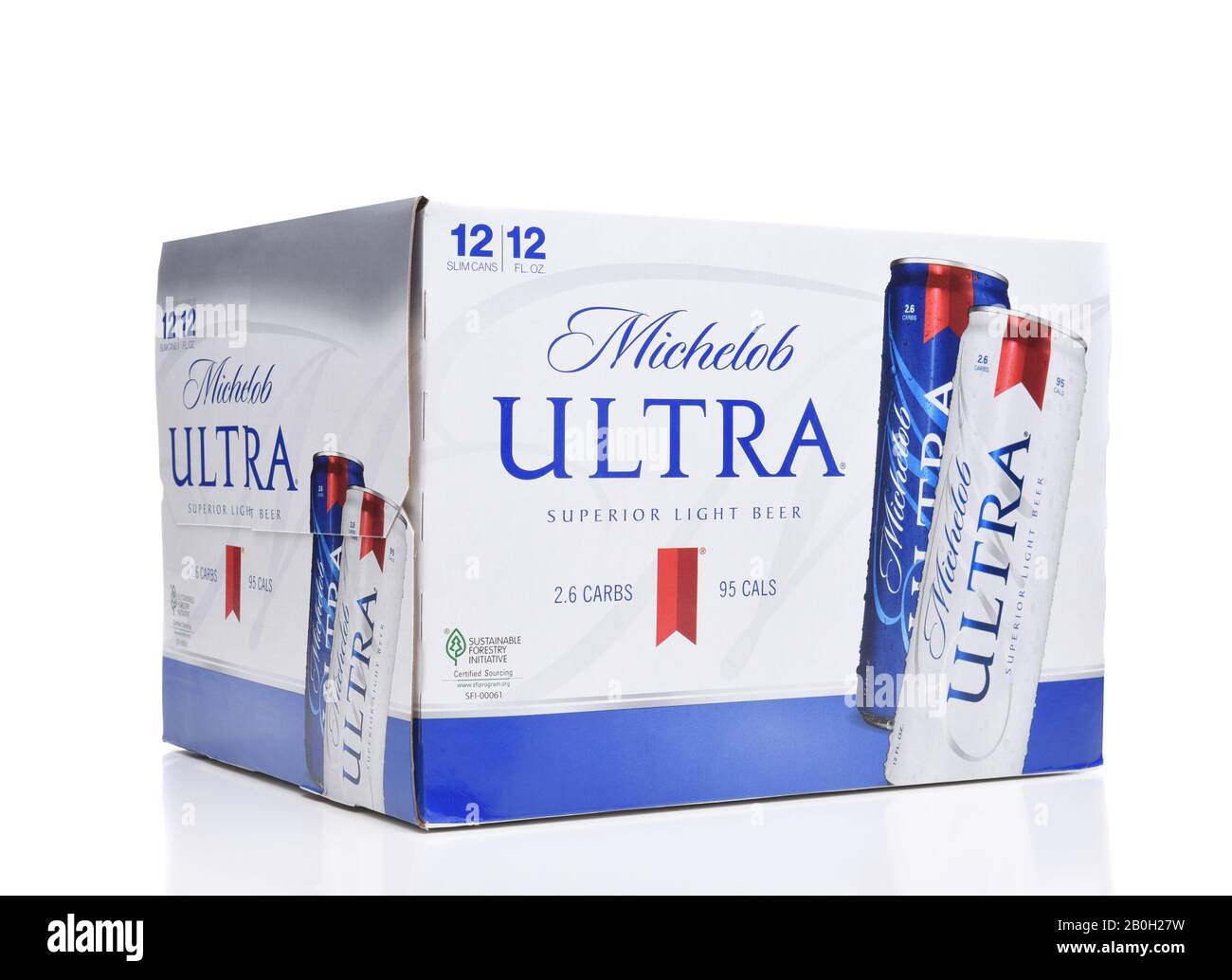 Irvine, CA - 6. AUGUST 2018: Michelob Ultra Beer 12er Pack. Ein kalorienarmes und kalorienarmes Bier aus Anheuser-Busch. Stockfoto