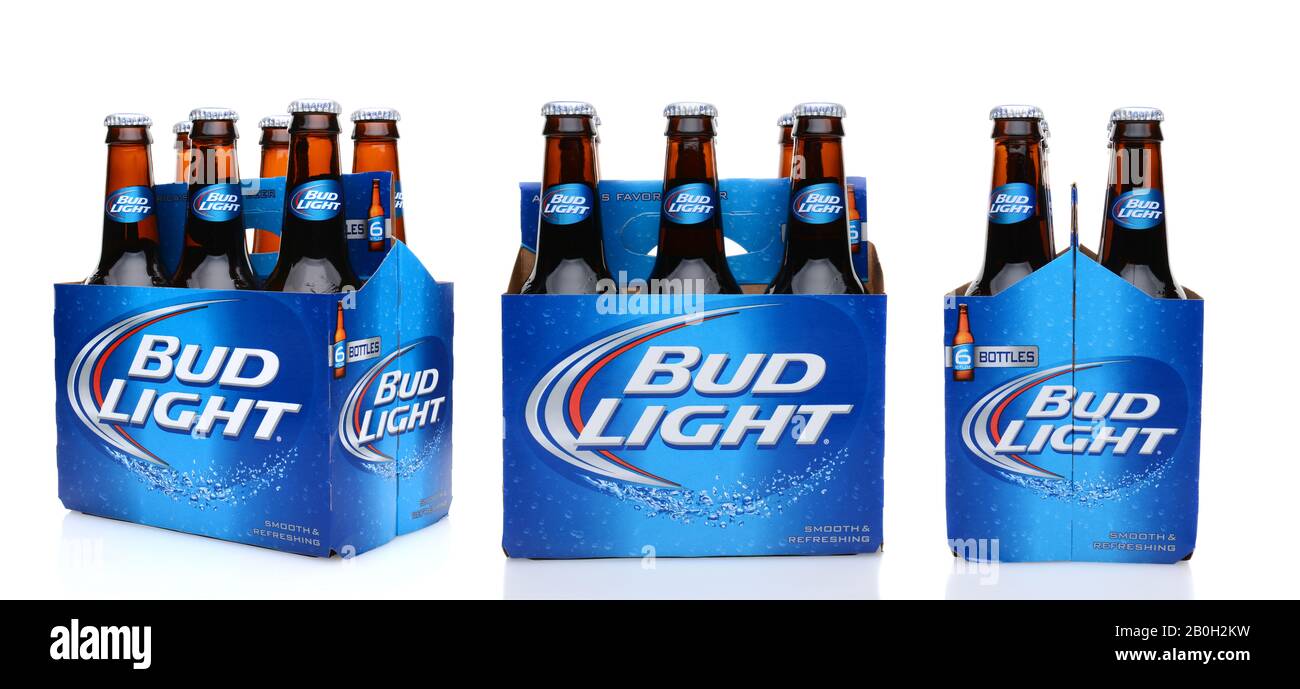 Irvine, CA - 25. MAI 2014: Drei 6 Packungen Bud Light Beer Seitenansicht, 3/4 Ansicht und Endansicht. Stockfoto