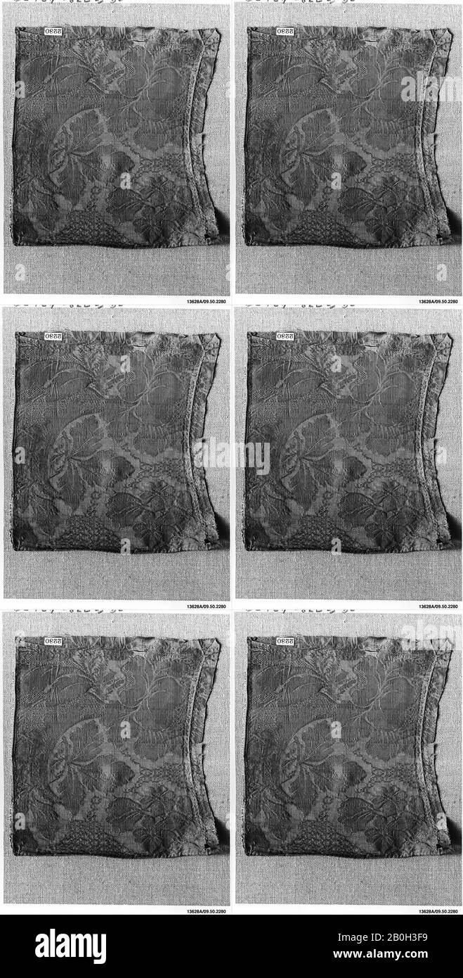Stück, Französisch, Anfang des 18. Jahrhunderts, Französisch, Seide, 20,3 x 22,9 cm (8 x 9 Zoll), Textil-Backofen Stockfoto