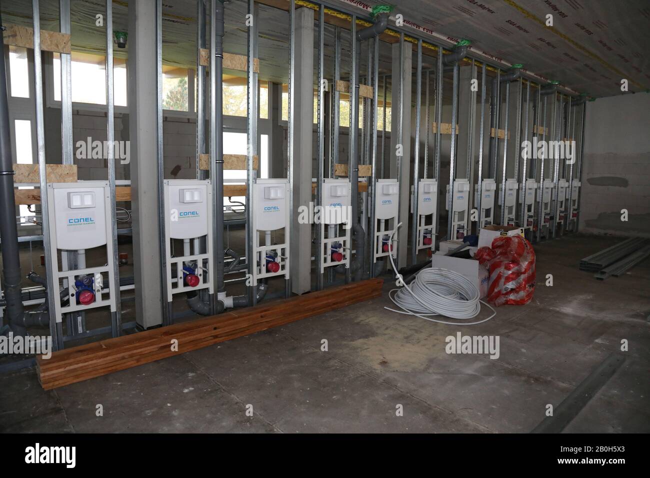 09.11.2019, Magdeburg, Sachsen-Anhalt, Deutschland - öffentliches WC im Bau. 00S191109D608CAROEX.JPG [MODELLVERSION: NEIN, EIGENSCHAFTENFREIGABE: KEIN (C) AUTO Stockfoto