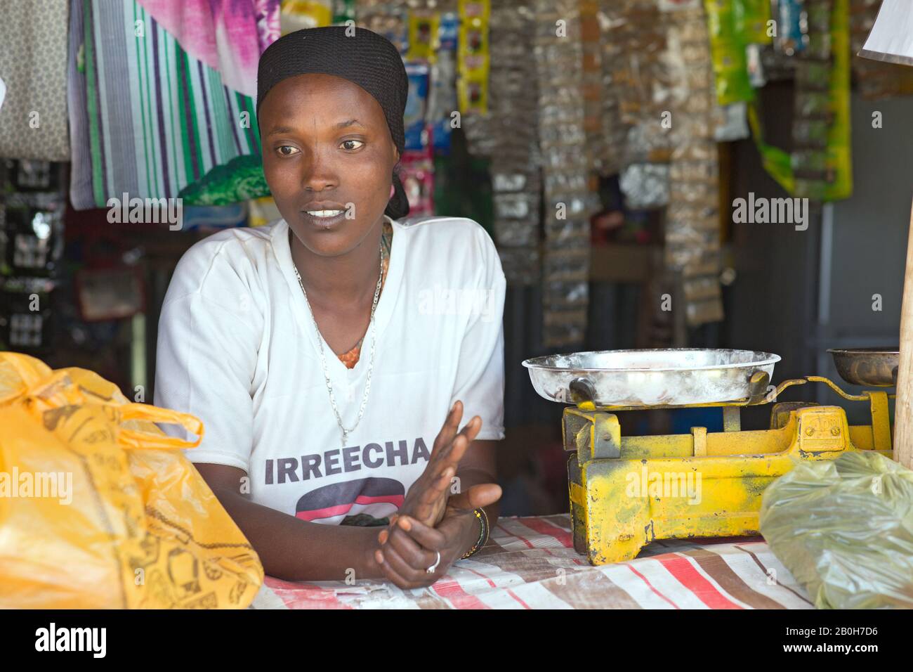 02.11.2019, Bishoftu, Oromiyaa, Äthiopien - EIN Ladenbesitzer aus der Somali-Region (IDP) wird von den Frauen und Migration-Prone Youth Economic Empo unterstützt Stockfoto