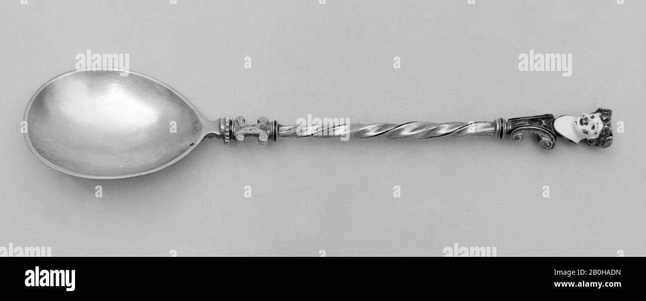 Löffel, Französisch, 17. Jahrhundert (?), Französisch, Silber, Paketgold und emailliert, Länge: 7 Zoll (17,8 cm), Metalwork-Silber Stockfoto