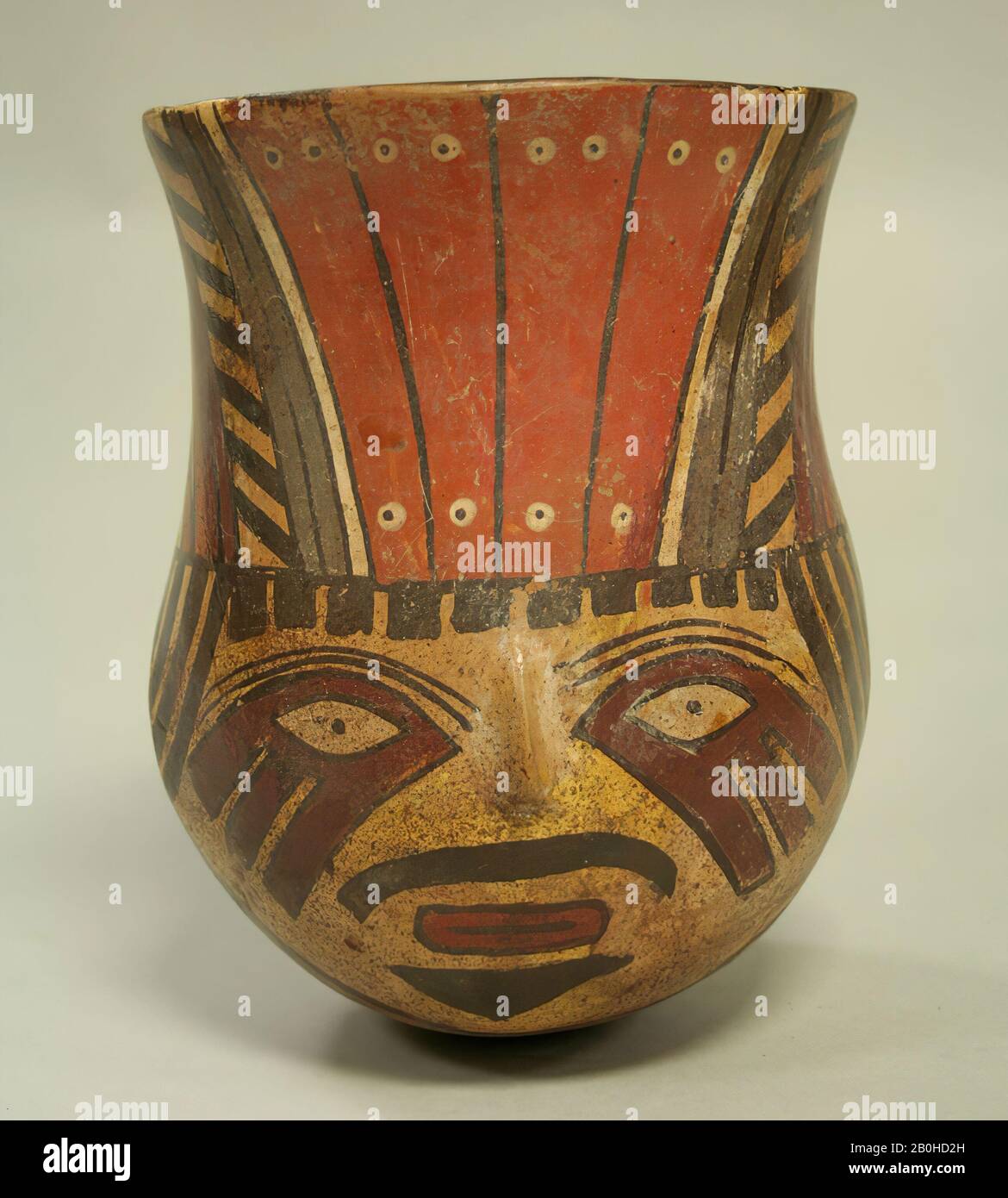 Headjar, Nasca, 1. Bis 6. Jahrhundert, Peru, Nasca, Keramik, H x B: 7 13 / 16 x 6 1/4 Zoll. (19,8 x 15,9 cm), Ceramics-Container Stockfoto