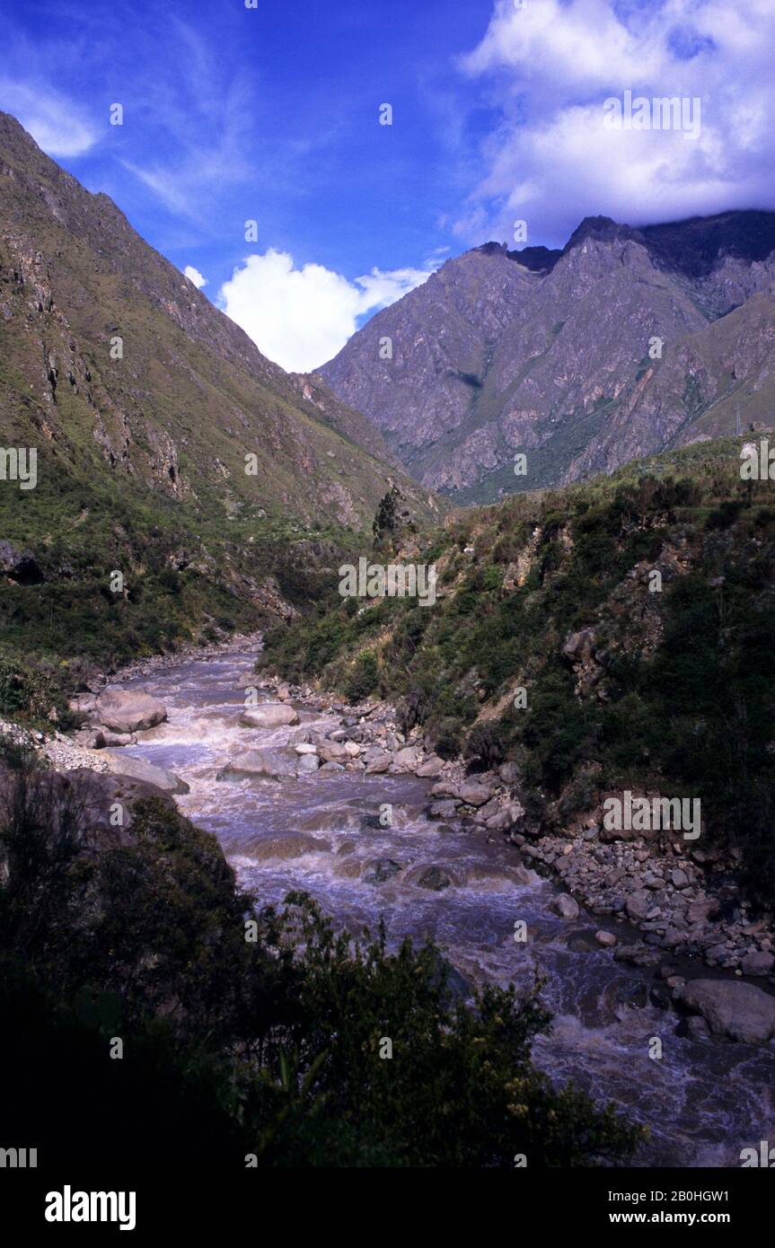 SÜDAMERIKA, PERU, HEILIGES TAL, FLUSS URUBAMBA Stockfoto