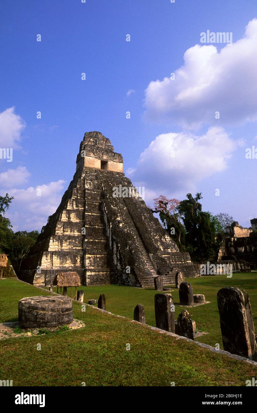 GUATEMALA, TIKAL, TEMPEL DES RIESIGEN JAGUAR (TEMPEL I), GREAT PLAZA Stockfoto