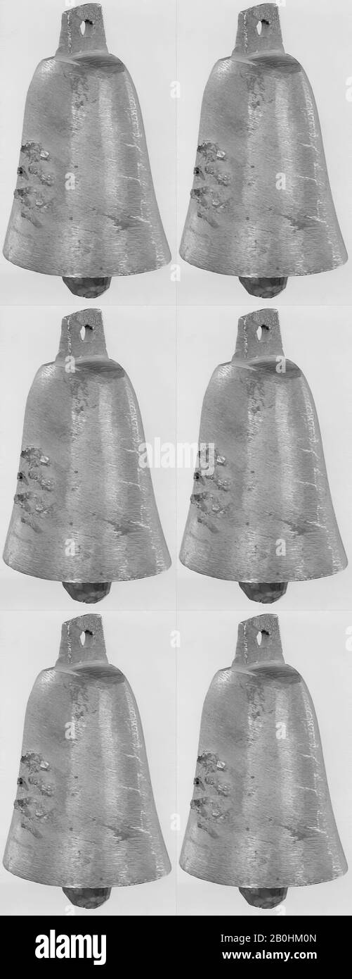 Zanguleh (Zangula), iranisch (Persisch), ca. 1850-89, Iran, Iraner (Persisch), Metall, Holz, Gesamt: 8,9 x 6,4 cm (3 1/2 x 2 1/2in.), Idiophone-Struck-Glockenklapper Stockfoto