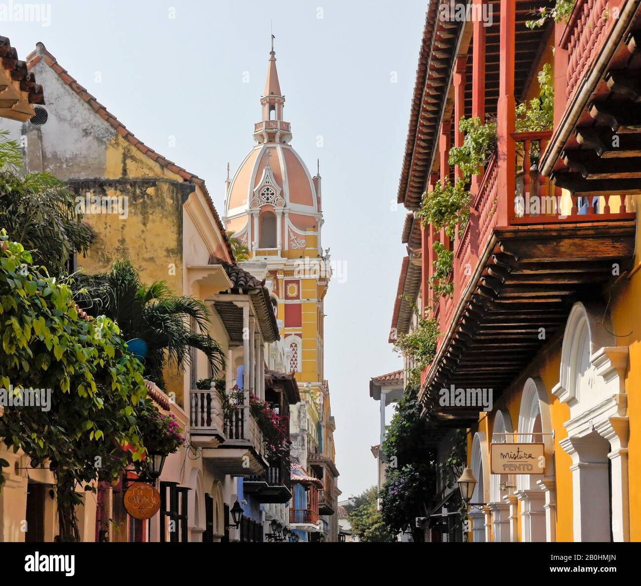 Kathedrale von Cartagena und koloniale Architektur in Der Altstadt von Cartagena, Kolumbien Stockfoto