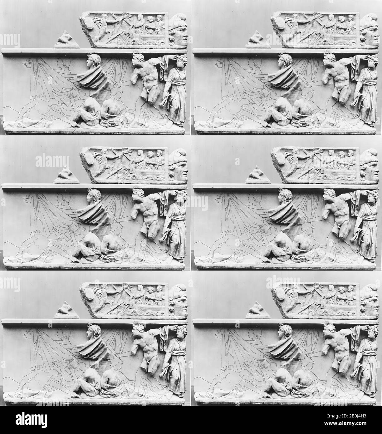 Fragmentarischer Marmorsarkophag mit Szenen aus Oresteia, Roman, Antonine, Date Mitte des 2. Jahrhunderts A.D., Roman, Marble-Luni, rekonstruiert: 31 5/8 × 26 × 57 Zoll. (80,3 × 66 × 144,8 cm), Steinbildhauerei Stockfoto