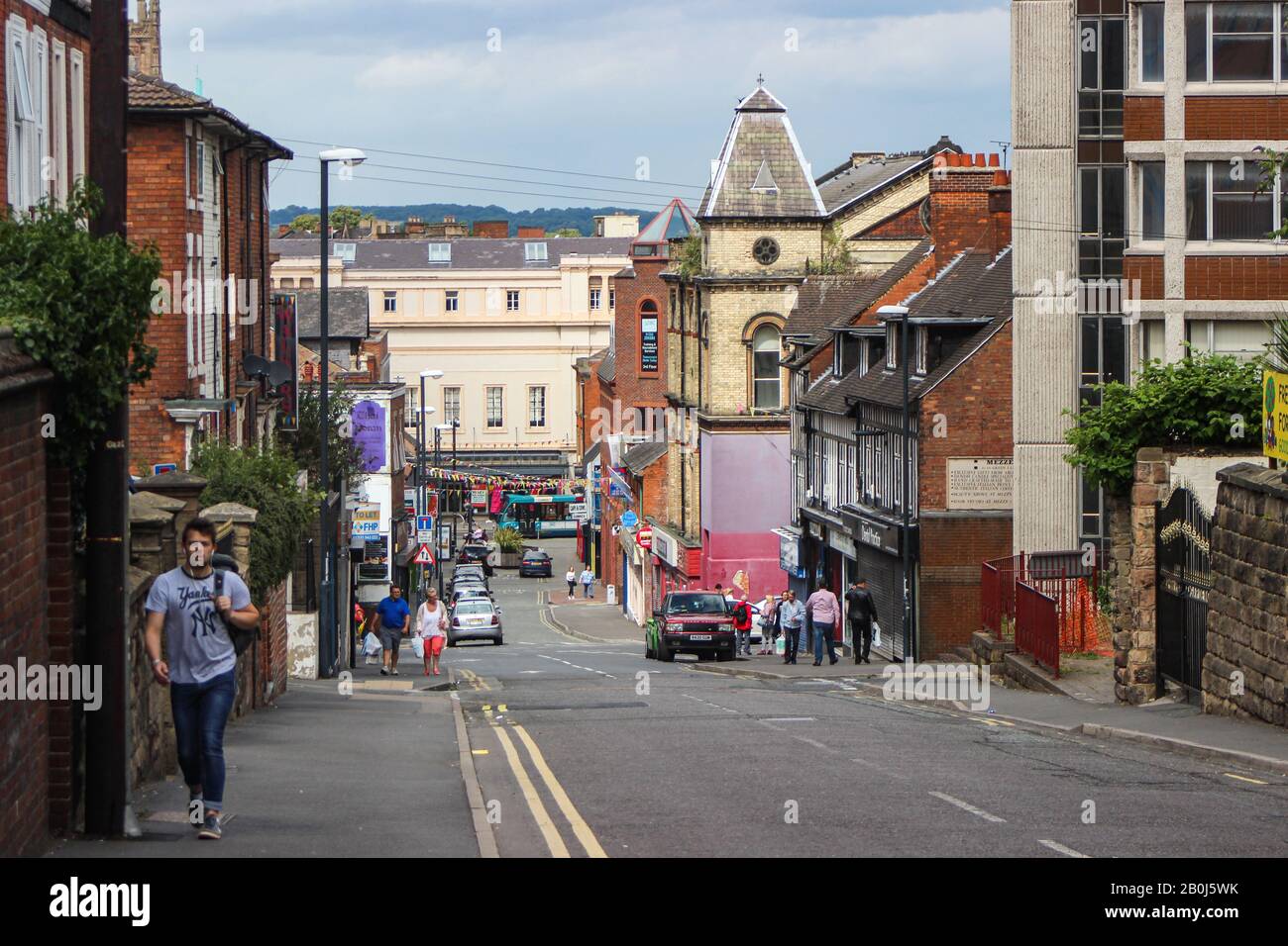 Blick auf die Straße der Green Lane in Derby, England Stockfoto