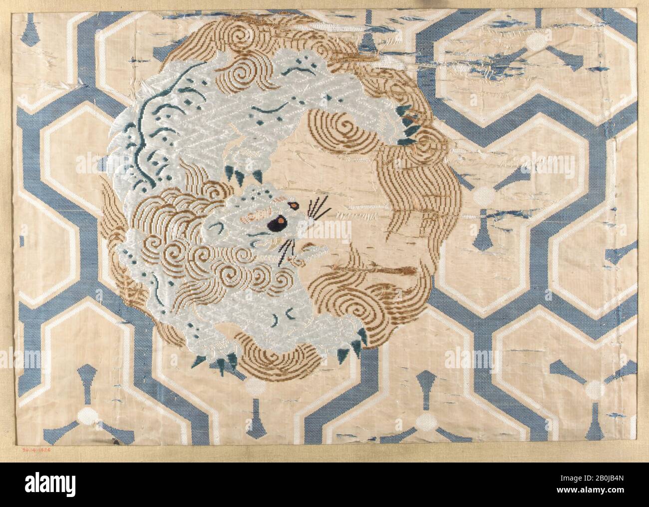 Stück, Japan, 18. Bis 19. Jahrhundert, Japan, Seide, 11 1/4 x 16 1/2 Zoll. (28,57 x 41,91 cm), Textil-Woven Stockfoto