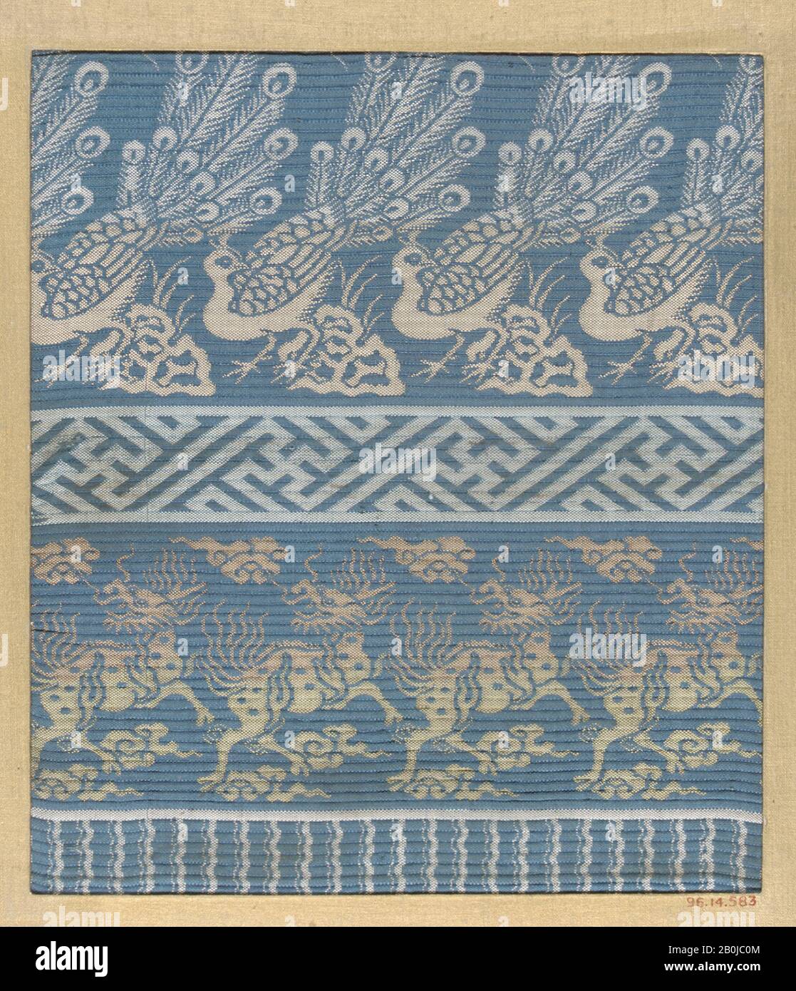 Piece, Japan, Edo-Zeit (1615-1868), Datum 18.-19. Jahrhundert, Japan, Seide, 7 1/4 x 9 Zoll. (18,41 x 22,86 cm), Textil-Woven Stockfoto