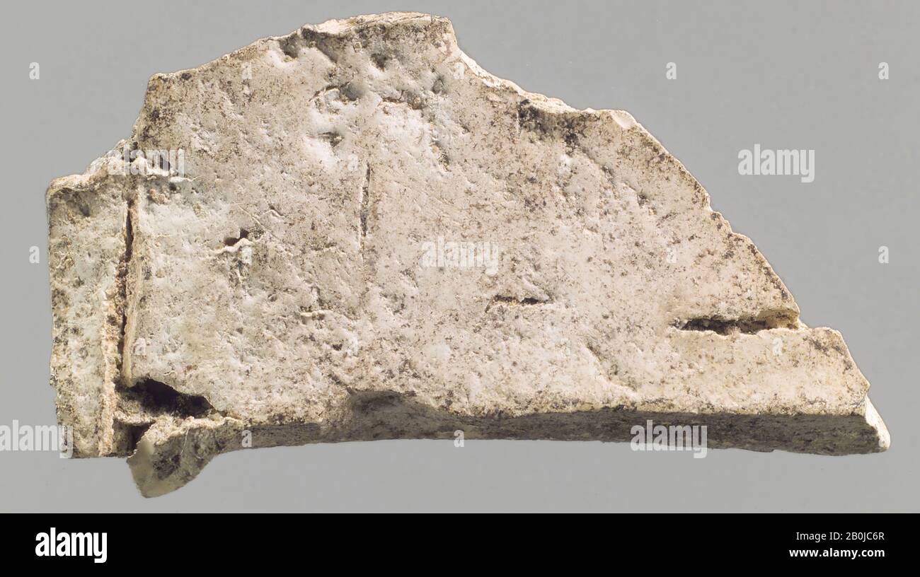 Plaque, Old Assyrian Trading Colony, Middle Bronze Age Assyrer Trading Colony, Date Ca. Jahrhundert v. Chr., Anatolien, wahrscheinlich aus Acemhöyük, Alte Assyrische Handelskolonie, Elfenbein, 1,26 x 0,63 x 0,16 Zoll. (3,2 x 1,6 x 0,41 cm), Elfenbein/Bone-Reliefs Stockfoto