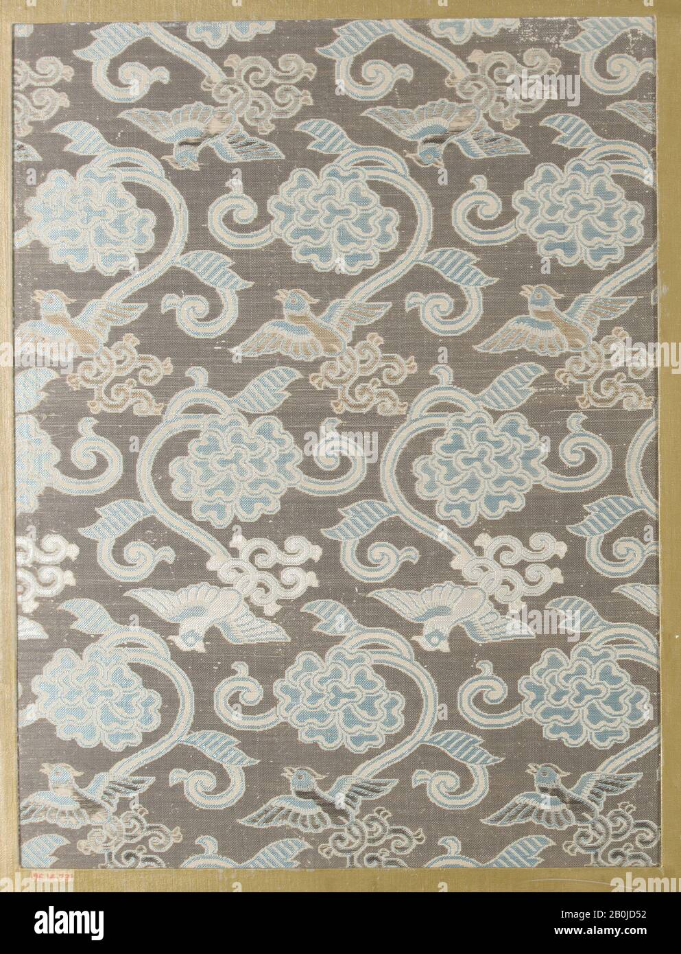 Piece, Japan, Edo (1615-1868) oder Meiji-Zeit (22/1912), Datum 18.-19. Jahrhundert, Japan, Seide, 11 3/4 x 9 Zoll. (29,84 x 22,86 cm), Textil-Woven Stockfoto