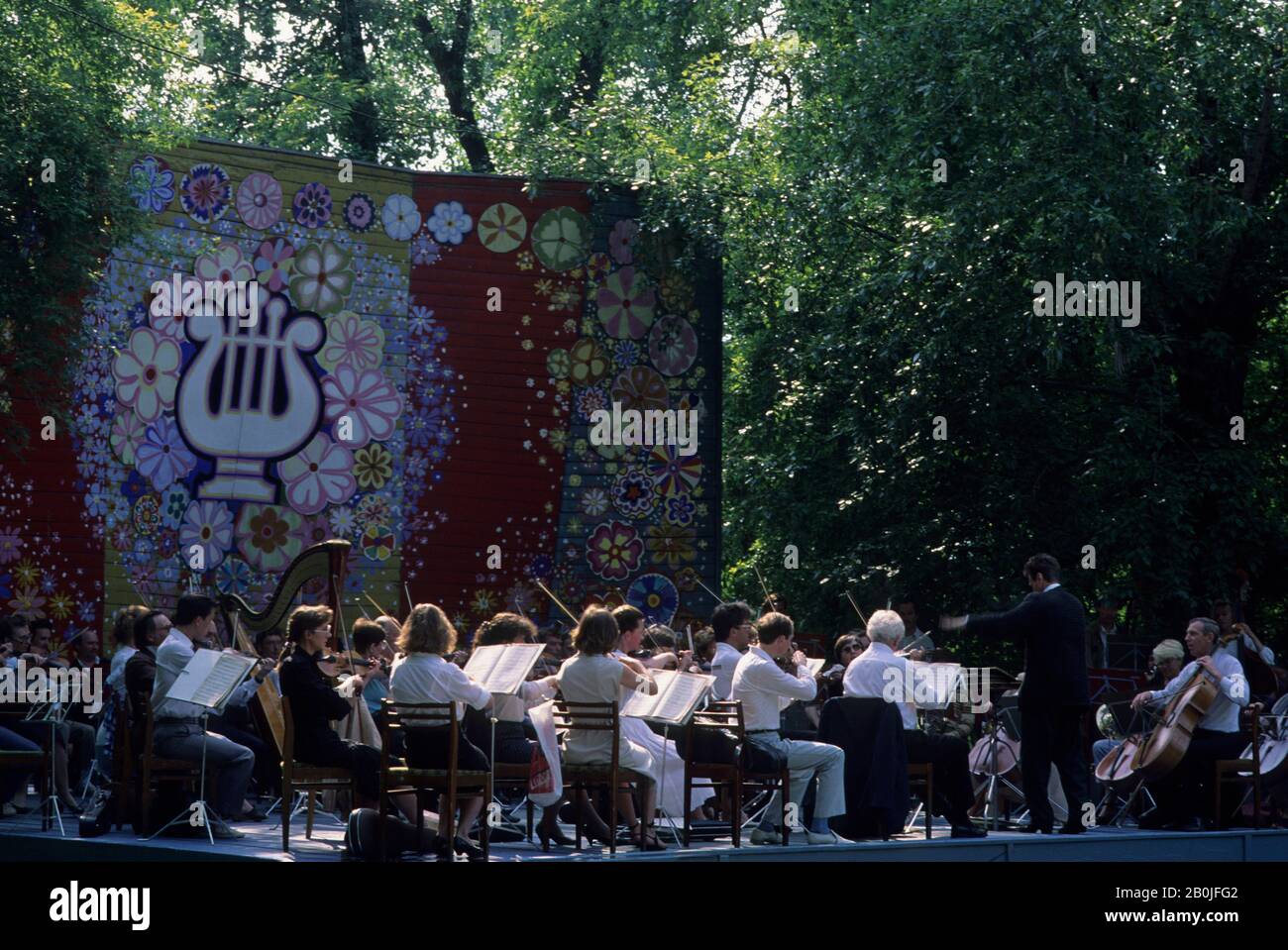 RUSSLAND, SIBIRIEN, IRKUTSK, PARKPROMENADE AM FLUSS ANGARA, KLASSISCHES KONZERT Stockfoto