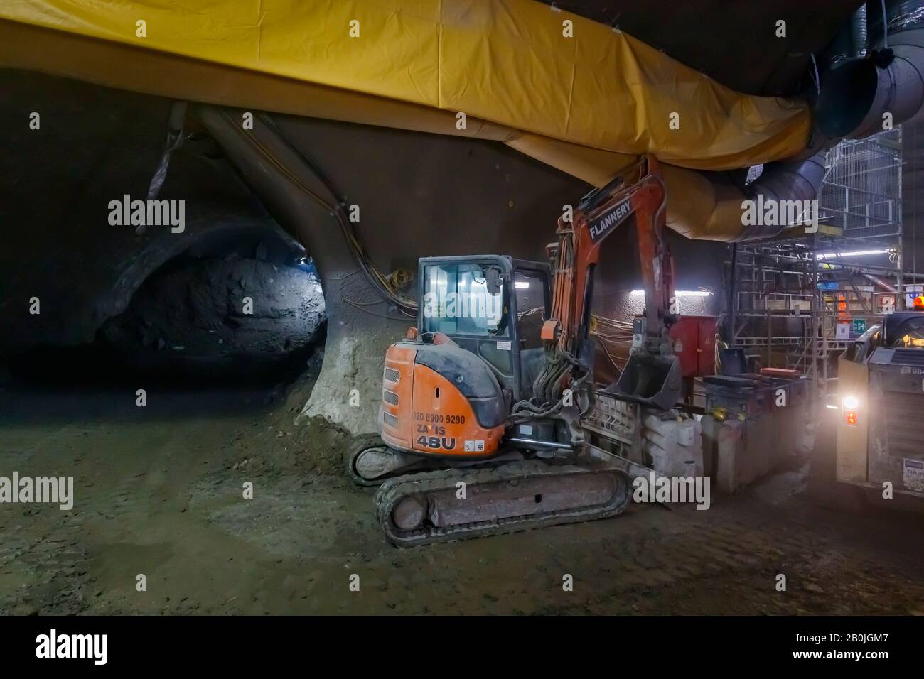 Anlage und Ausrüstung, die für das Tunneling für die BSCU (Bank Station Capacity Upgrade) verwendet werden, arbeiten unter King William Street und Cannon Street London EC4 Stockfoto