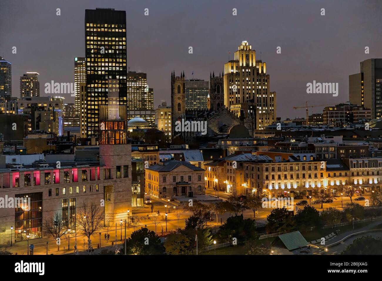 Montreal-Skyline bei Nacht Stockfoto