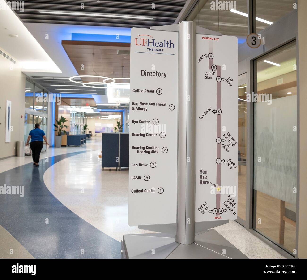 Die Gesundheitseinrichtung der University of Florida wurde kürzlich in der Oaks Mall in Gainesville, Florida, eröffnet. Stockfoto