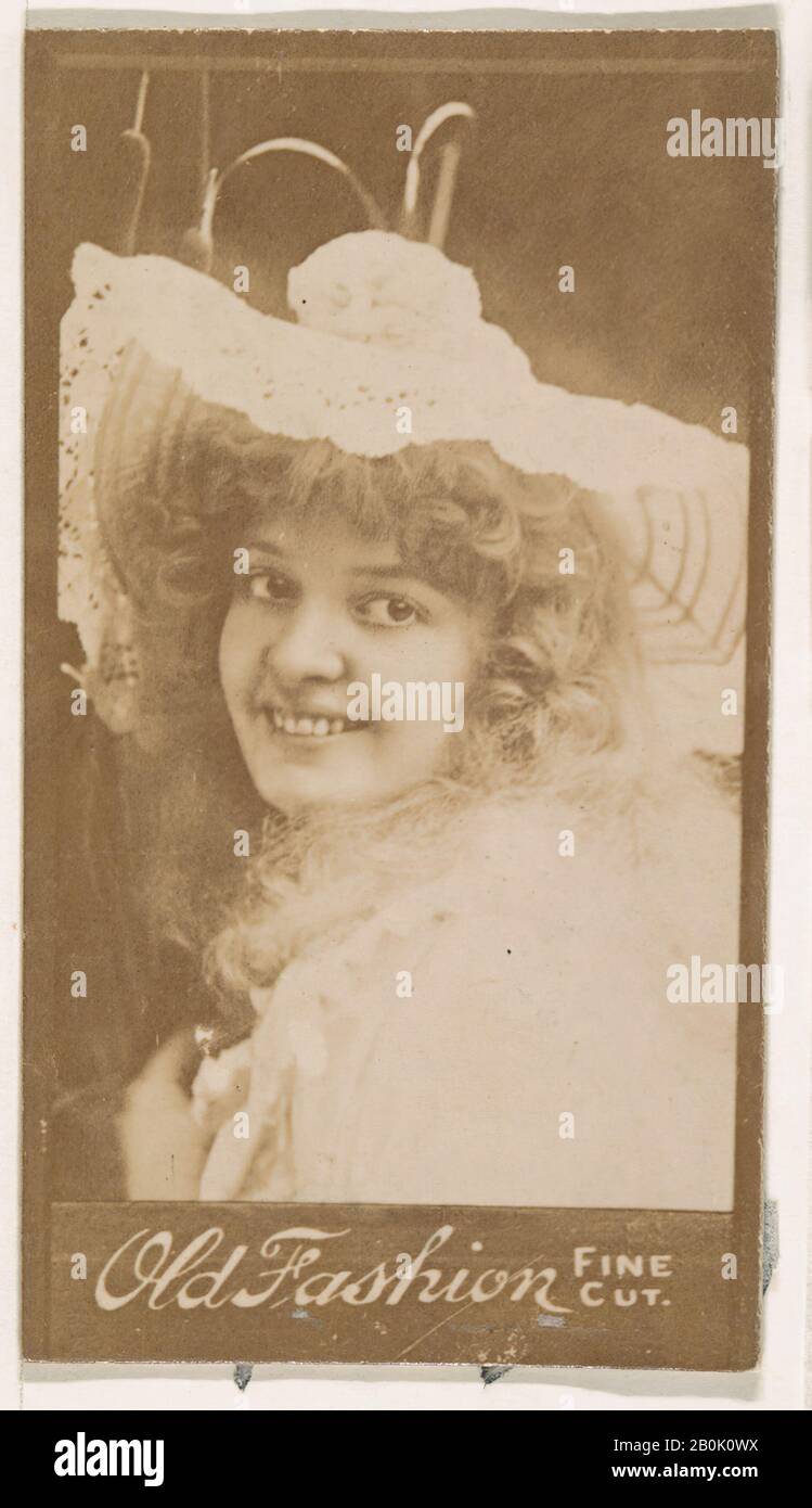 Schauspielerin mit breitem Krempelhut aus der Schauspieler-Serie (N664), die für Old Fashion Fine Cut Tobacco wirbt, 188-90, Alben Foto, Blatt: 3 3/8 Zoll × 2 Zoll (8,5 × 5,1 cm Stockfoto