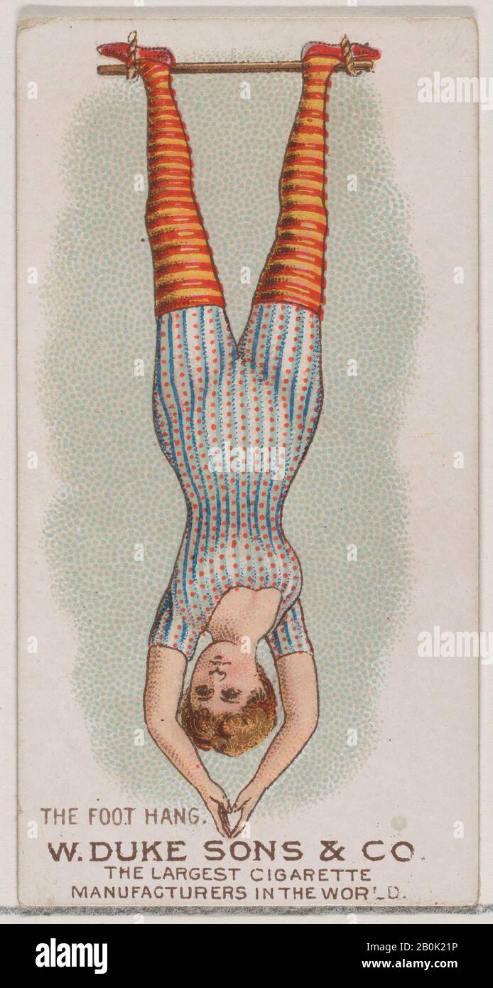 Herausgegeben von W. Duke, Sons & Co., The Foot Hang, aus der Serie Gymnastic Exercizes (N77) für Zigaretten der Marke Duke, im Jahr 1887, Commercial Color lithograph, Blatt: 2 3/4 x 1 1/2 Zoll. (7 x 3,8 cm Stockfoto