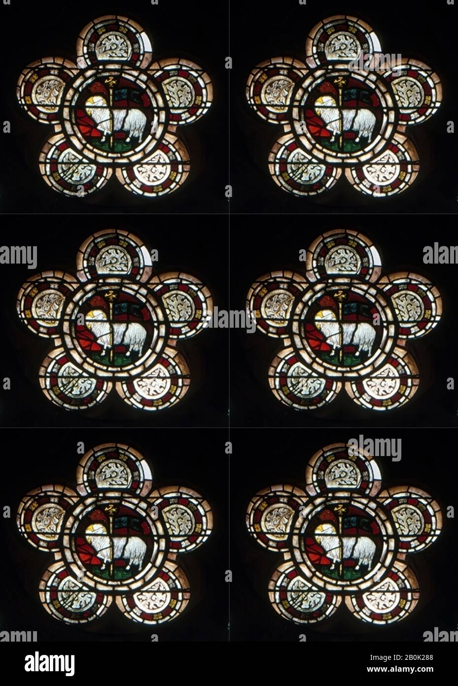 Tracery Light, Österreich oder Britisch, Ende des 14. Jahrhunderts, Österreich oder Britisch, Pot-Metall-Glas, farbloses Glas und vitröse Farbe, Gesamt: 35 Zoll (88,9 cm), Glass-Sad Stockfoto