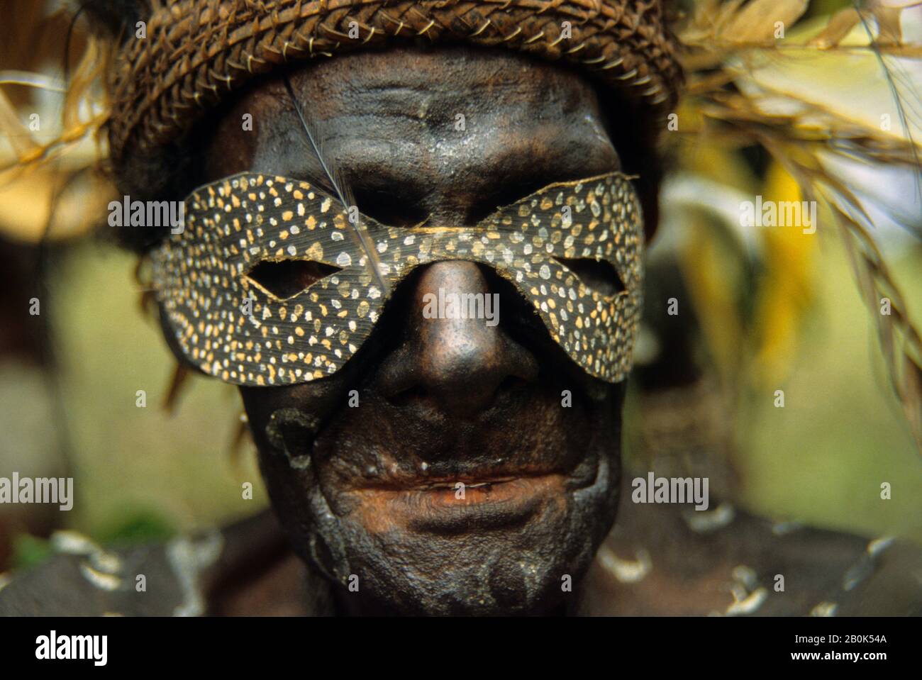 PAPUA-NEUGUINEA, SEPIK-FLUSS, LOKALER MAN IM TRADITIONELLEN DRESS-UP Stockfoto