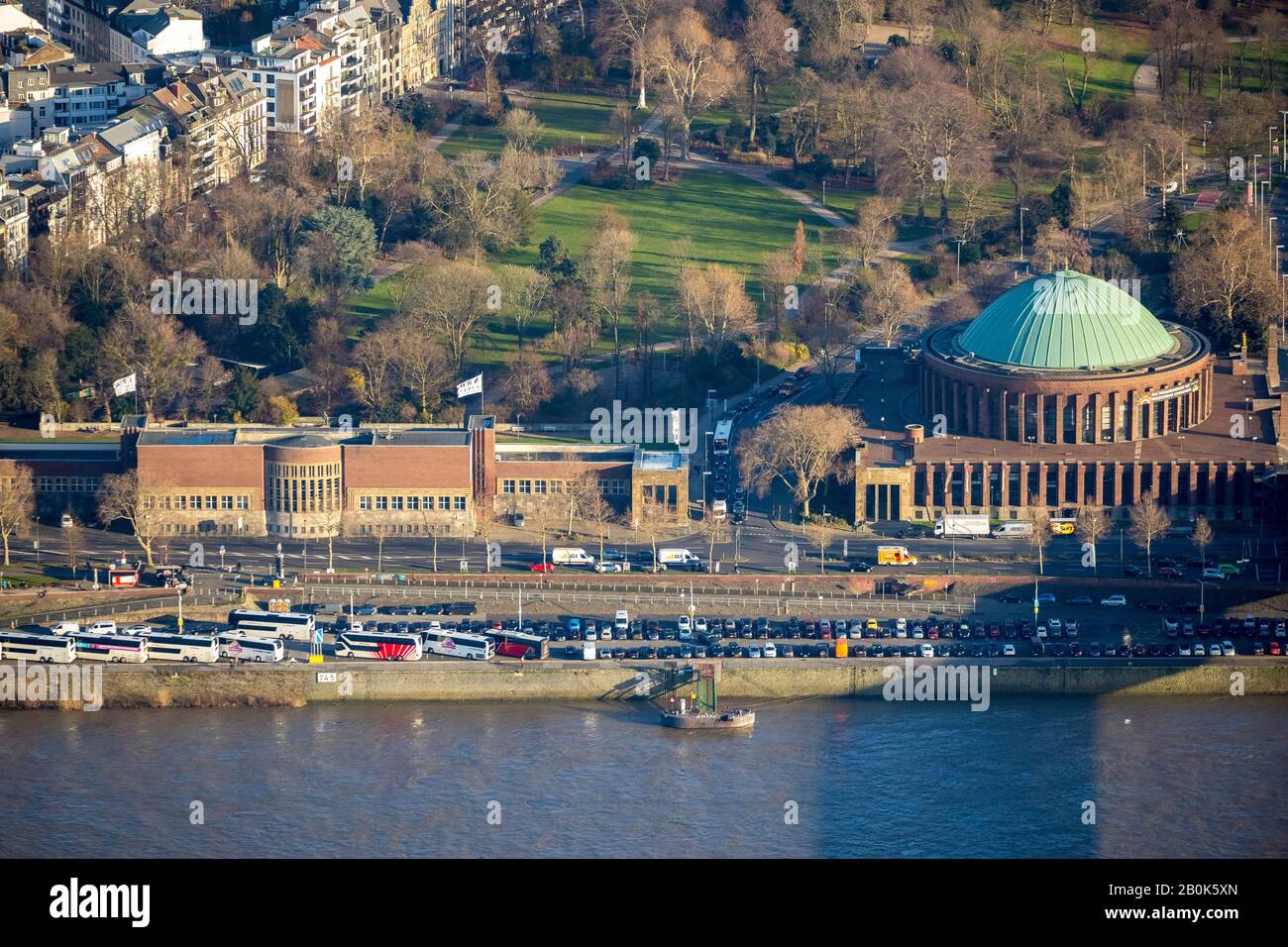 Luftbild, Konzerthalle Düsseldorf, NRW Forum, Rheinufer, Düsseldorf, Rheinland, Nordrhein-Westfalen, Deutschland, DE, Europa, Fluss Rhi Stockfoto