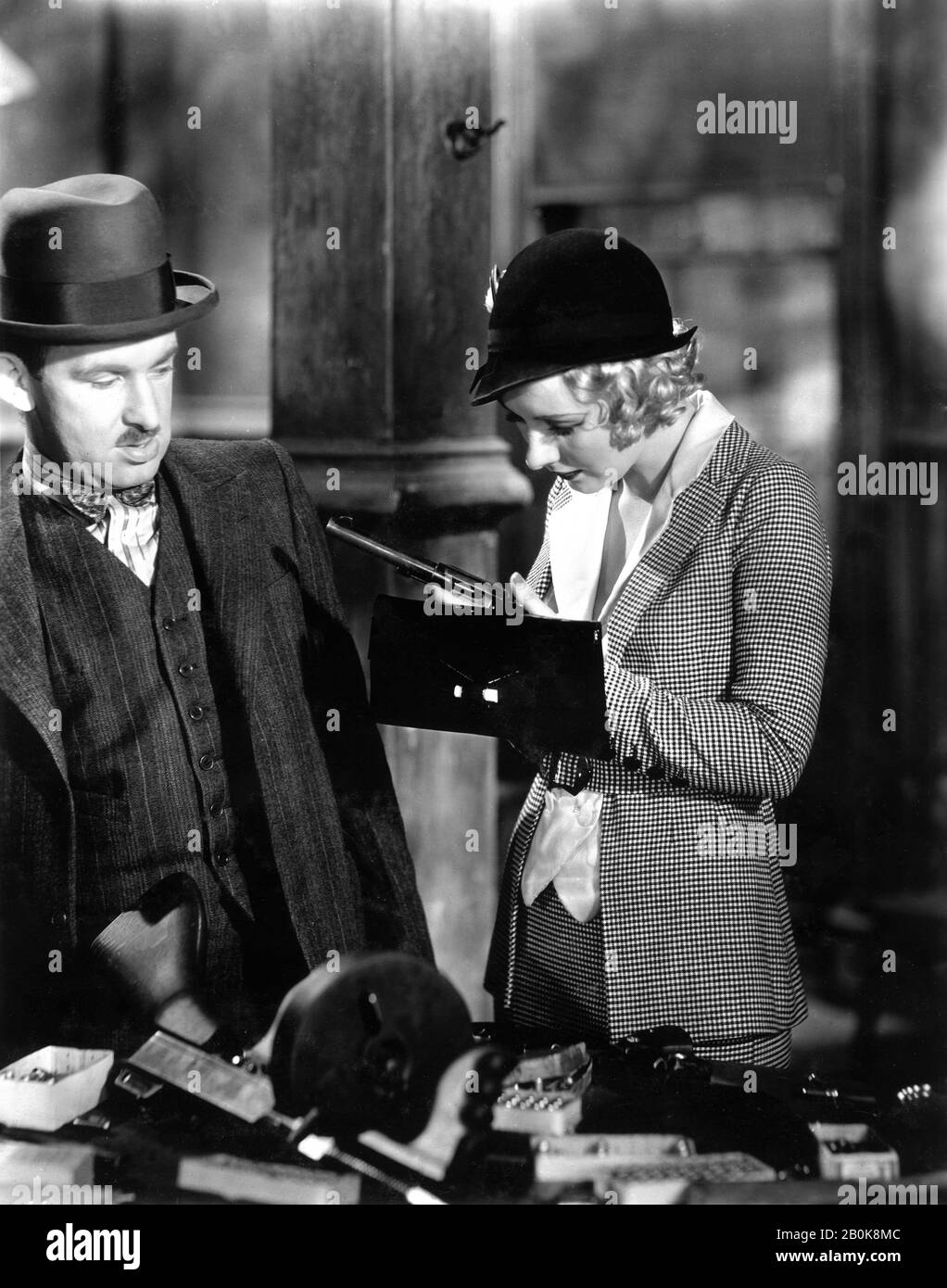 Vince BARNETT und KAREN MORLEY in SCARFACE 1932 Regisseure HOWARD HAWKS und RICHARD ROSSON Roman Armitage Trail Screen Story Ben Hecht Produzent Howard Hughes The Caddo Company/United Artists Stockfoto