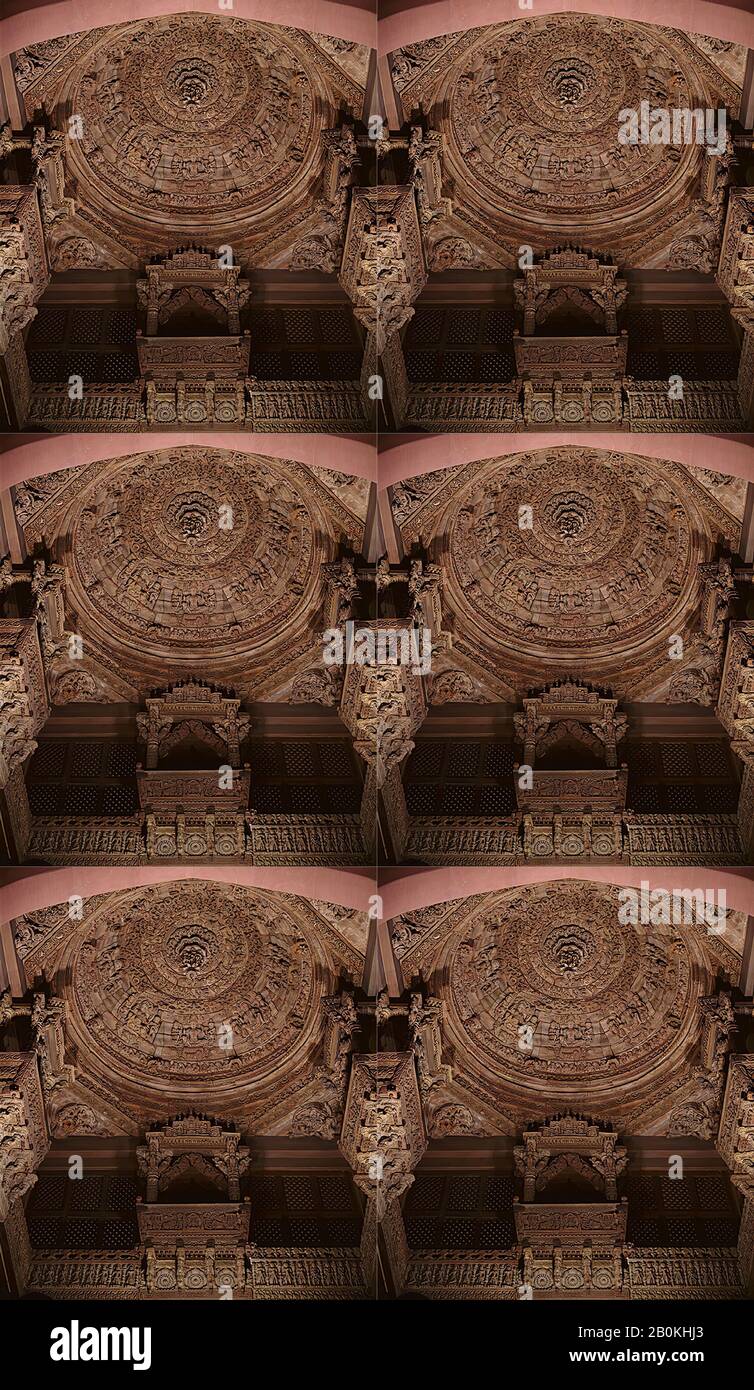 Zehn Elemente für East Window eines Architectural Ensemble aus einer Jain Meeting Hall, Indien (Gujarat, Patan), letzten Viertel des 16. Jahrhunderts, Indien (Gujarat, Patan), Teak mit Farbspuren, Insgesamt (.a): 18 1/2 x 43 x 21 1/2 Zoll. (47 x 109,2 x 54,6 cm), Gesamt (.b): 44 x 20 x 4 Zoll (11,8 x 50,8 x 10,2 cm), Gesamt (.c): 43 x 23 x 8 Zoll (109,2 x 58,4 x 20,3 cm), Gesamt (.d): 17 x 39 1/2 x 10 Zoll (43,2 x 100,3 x 25,4 cm), Gesamt (.e): 15 1/4 x 40 x 18 1/2 Zoll (38,7 x 101,6 x 47 cm), Gesamt (.f): 47 x 50 x 25 Zoll (119,4 x 127 x 63,5 cm), Gesamt (.g): 7 3/8 x 2 3/4 x 2 Zoll (18,7 x 7 x 5,1 cm Stockfoto