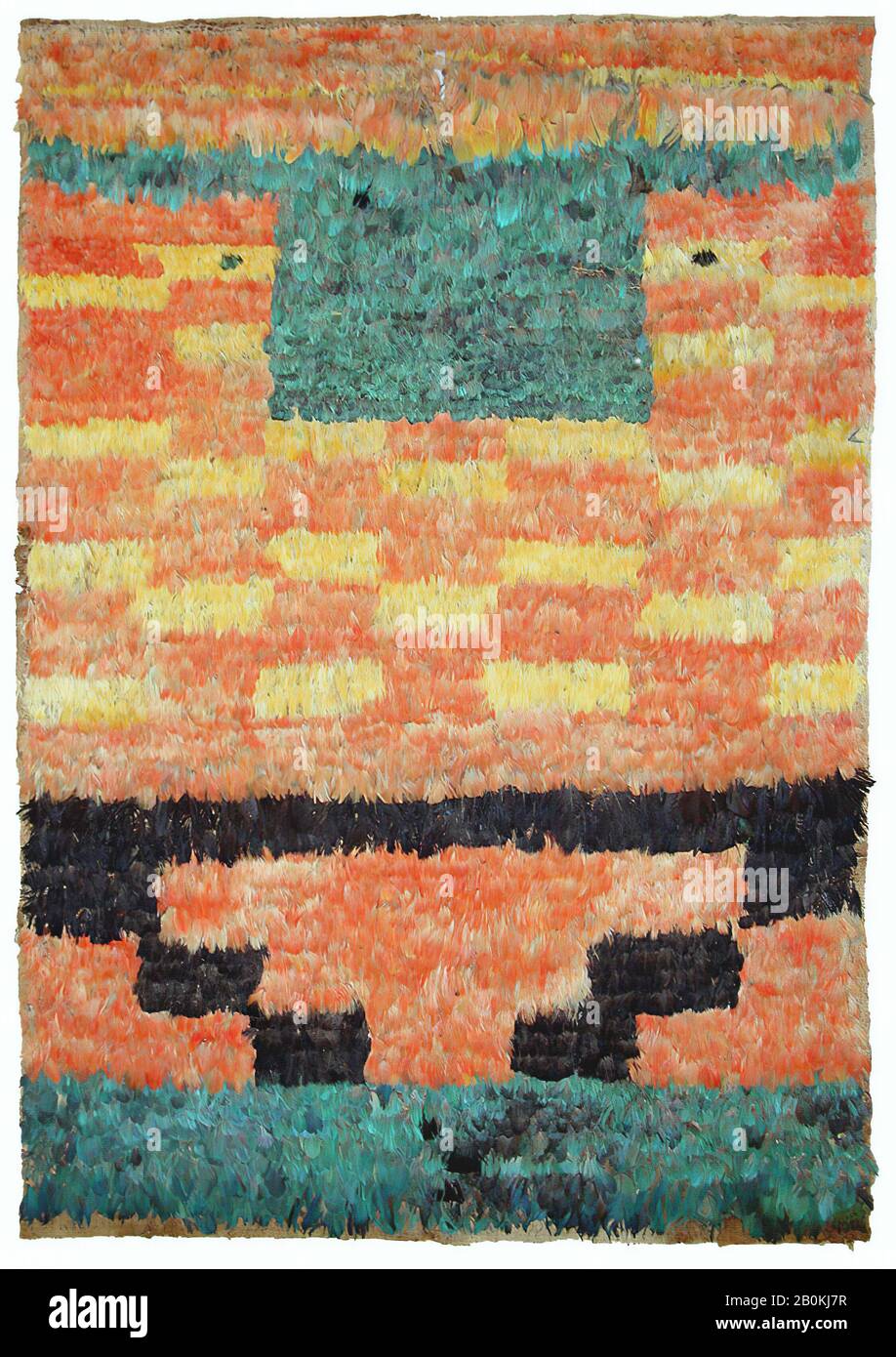 Tunika, Inka, 15.-Anfang 16. Jahrhundert, Peru, Inka, Baumwolle, Federn, 42 Zoll × W. 28 1/2 Zoll (106,7 × 72,4 cm), Textil-Fiederarbeit Stockfoto