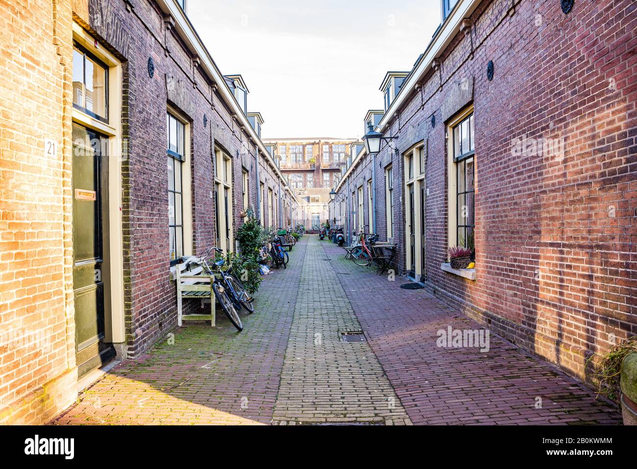 Niederlande - 6. Januar 2020. Sieben Gassen - Zeven Steegjes - Arbeiterviertel Stockfoto