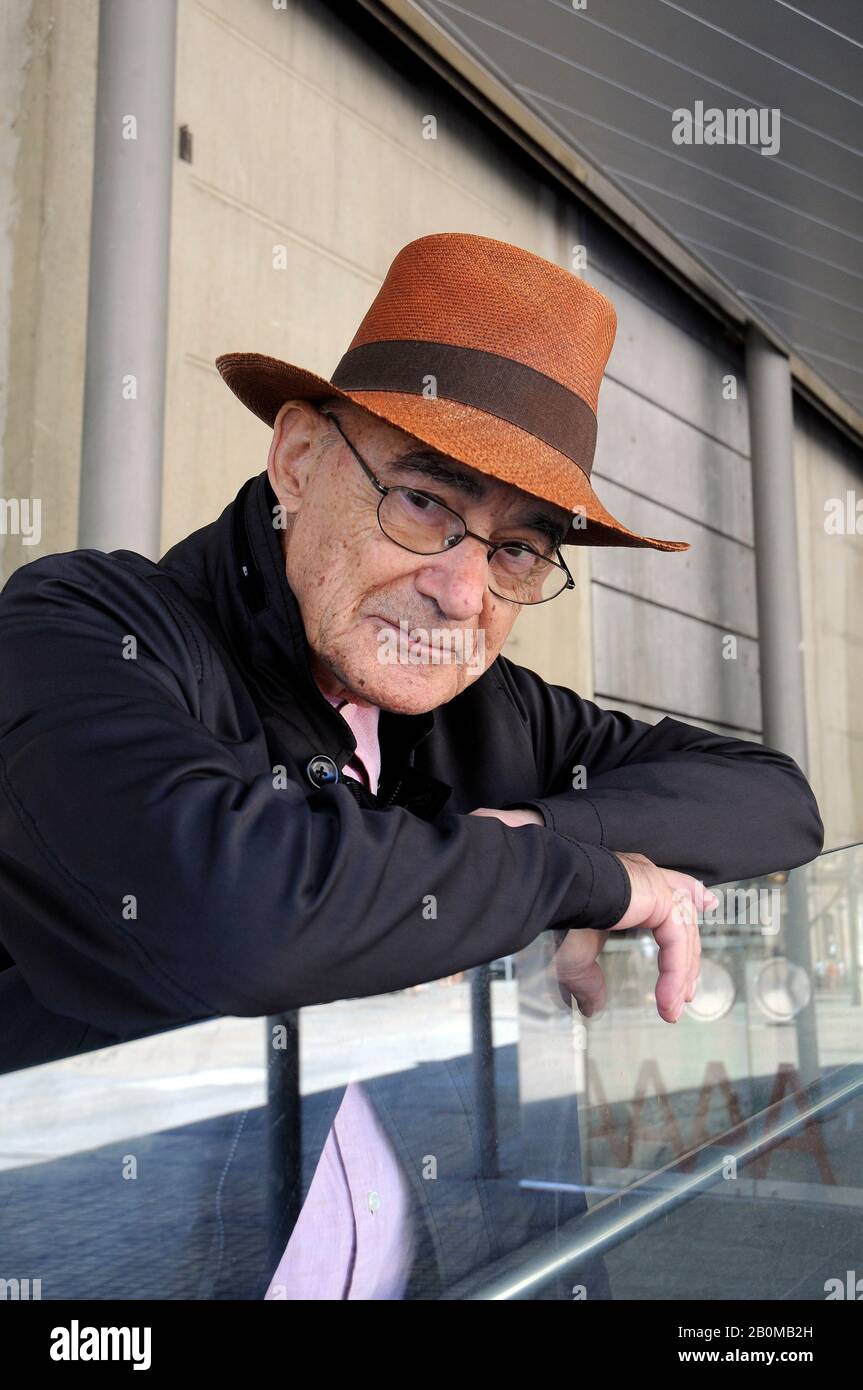 Jean-Luc Nancy L'athéisme en commun. La créativité métaphysique des sociétés modernes. Stockfoto