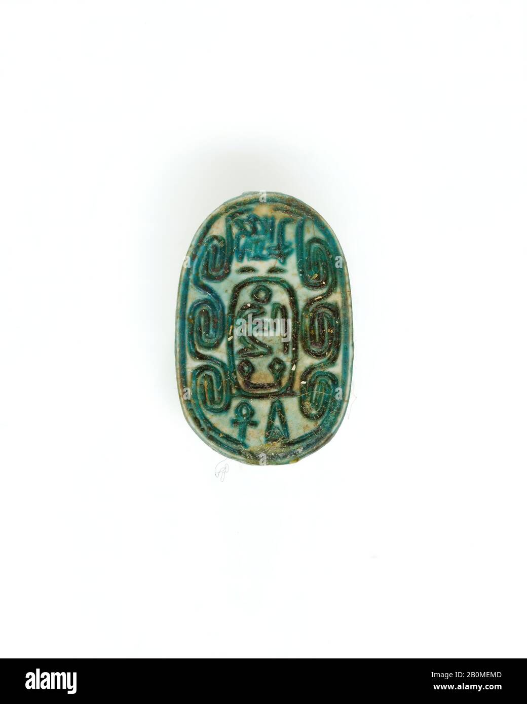 Scarab Mit Thronname von Amenemhat VII (Sedjefakare), Spätes Mittelreich, Dynastie 13-17, Ca. 1768-1765v. Chr., Aus Ägypten, blau glasierte Steatite, L. 2,2 × W. 1,4 × H. 1 cm × × Stockfoto