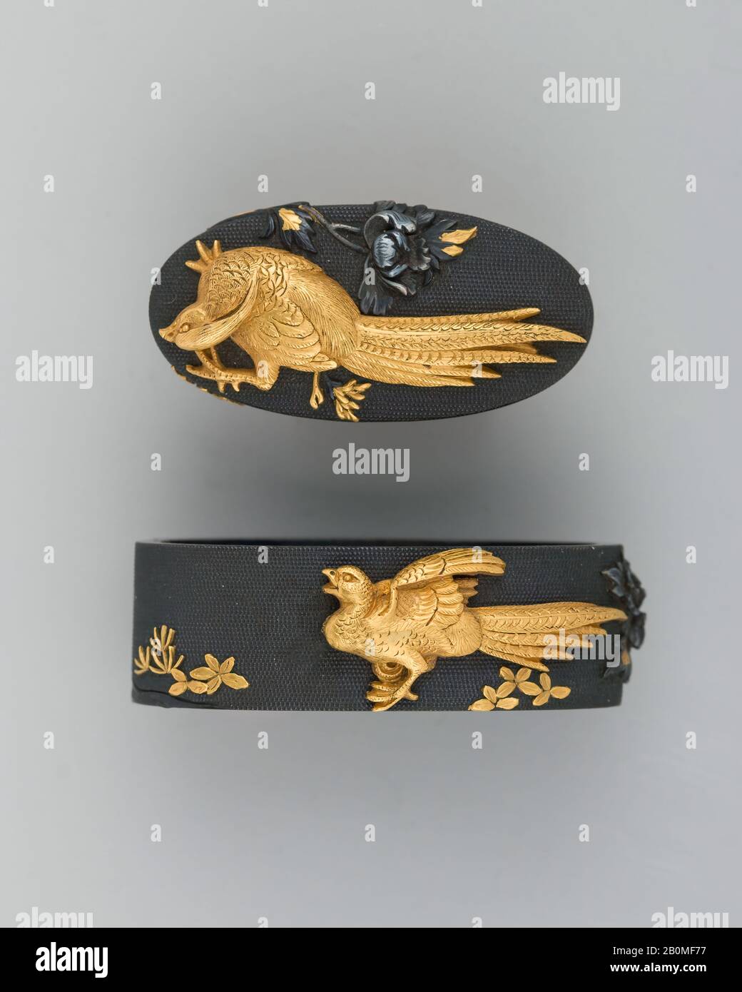 Wurd-Hilt-Kragen (Fuchi), Japanisch, 19. Jahrhundert, Japanisch, Kupfer-Gold-Legierung (shakudō), Gold, Silber, H. 1 1/2 Zoll (3,8 cm); Wt. 1 oz. (28,3 g), Schwert Furniture-Fuchi-Kashira Stockfoto