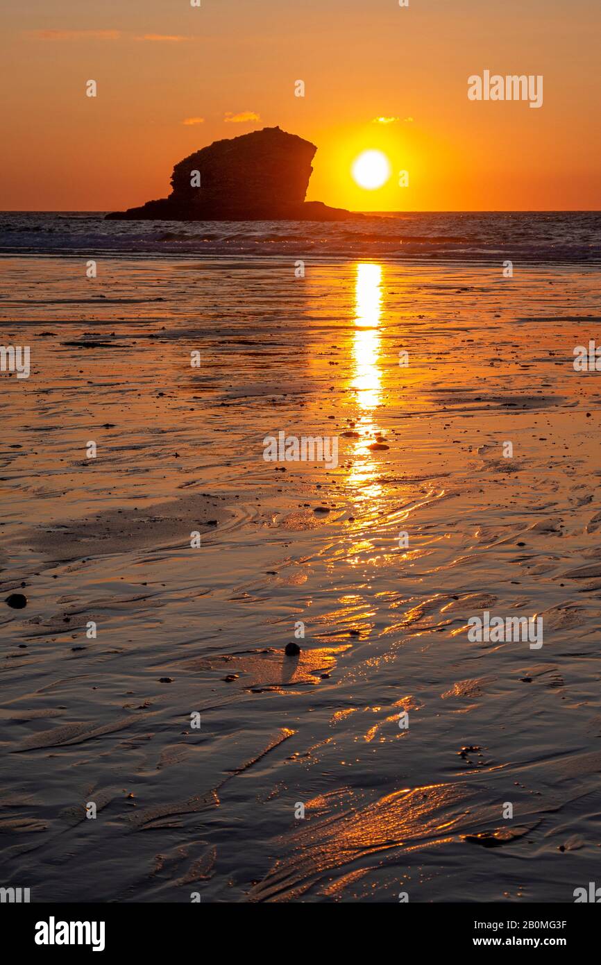 Sonnenuntergang über Portreath Beach, nördlich Cornwall, Großbritannien. Stockfoto