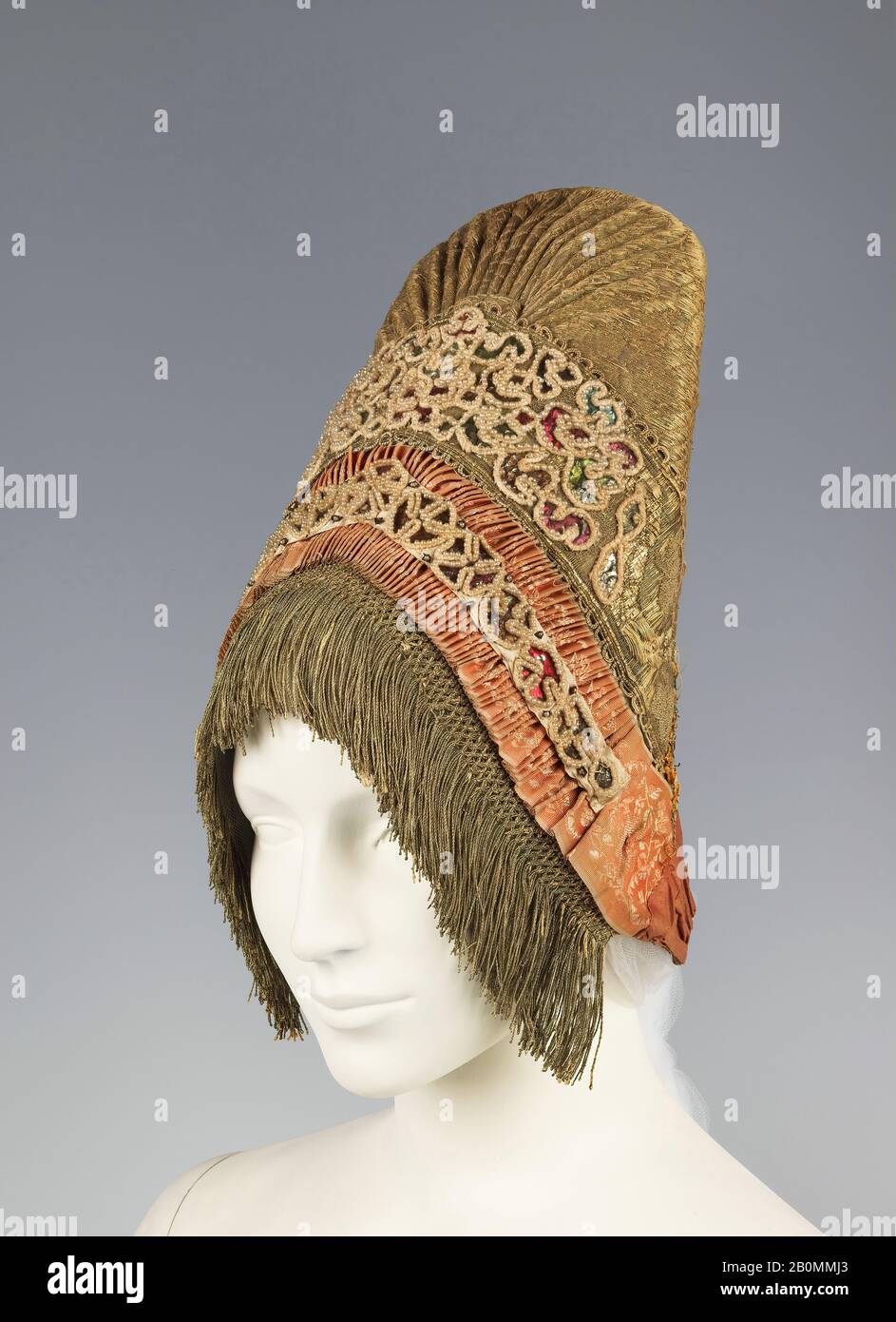 Headdress, Russisch, viertes Viertel des 18. Jahrhunderts, Russisch, Perle, Baumwolle, Metall, Seide Stockfoto