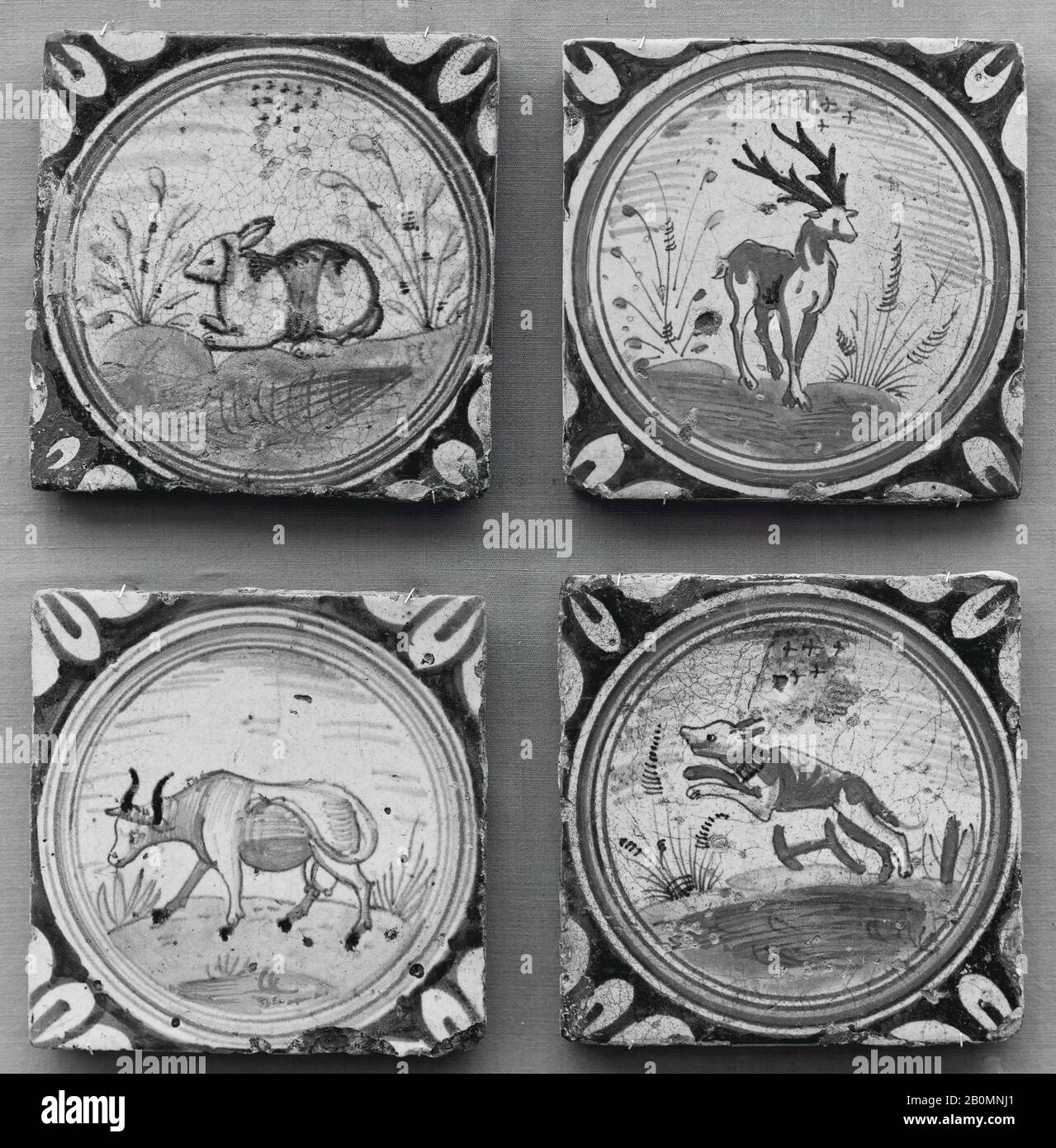 Tile, Niederländisch, 1580-1625, Niederländisch, Maiolica (zinnglasierte Steingut), Gesamt (Kachel): 5 1/8 × 5 1/8 × 5/8 Zoll. (13 × 13 × 1,6 cm), Gesamt (ganze Platte): 21 1/4 × 21 1/4 Zoll (54 × 54 cm), Ceramics-Keramik Stockfoto